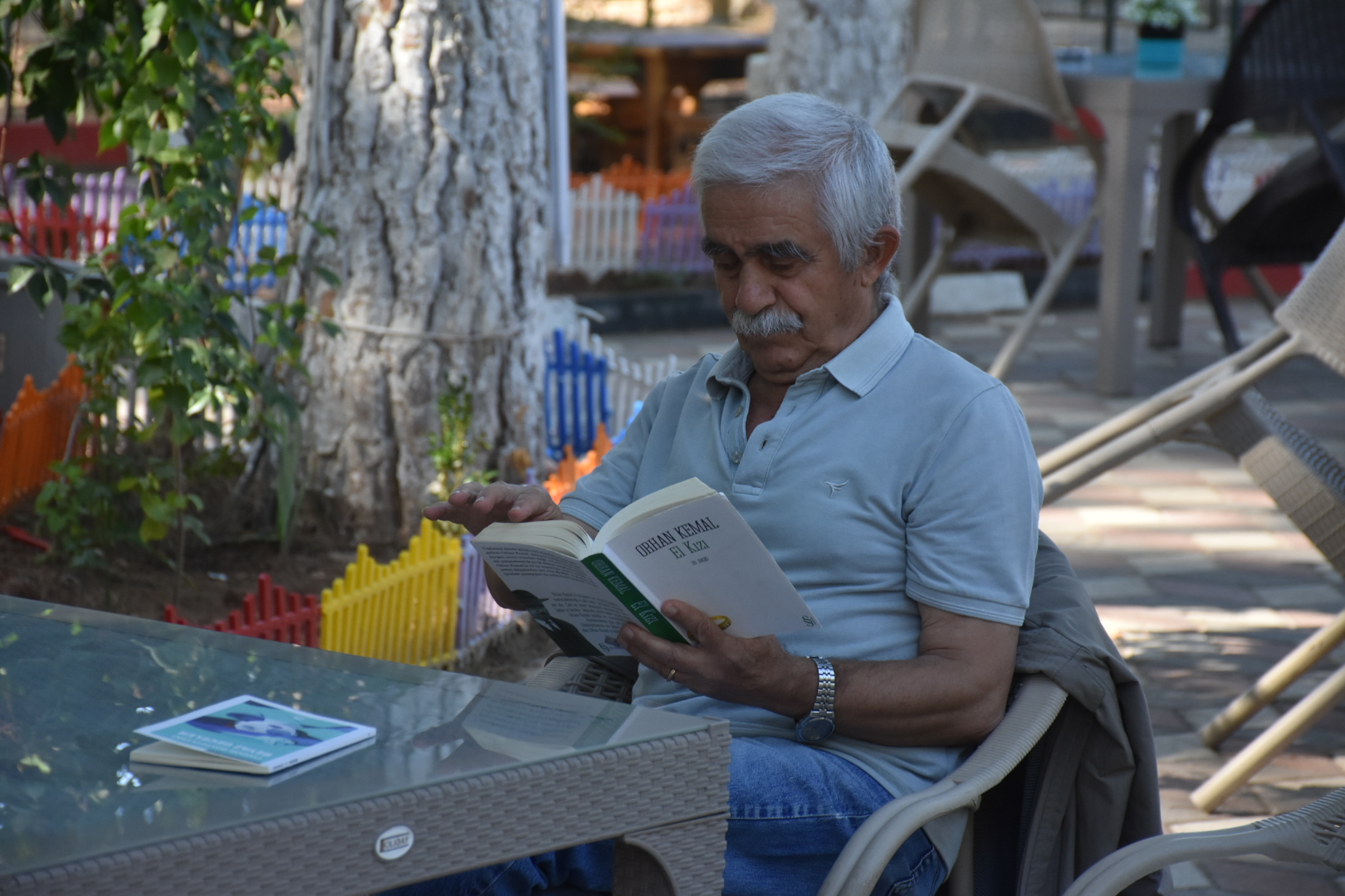 Karacasuda Emekli Ogretmen Kitap Okuma Sevdasiyla Ornek Oluyor Cok Test Cozen Degil Cok Okuyan Basarili Olur 607857 601Dffac6Dfba826C2C08Aa47C93356E