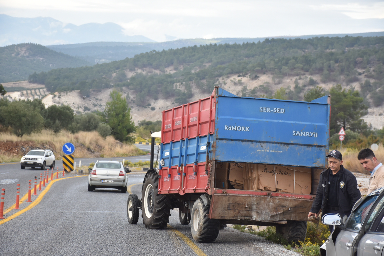 Karacasuda Mesai Cikisi Kaza 4 Isci Hastaneye Goturuldu 608432 8A1E97A604D56D517D5B5Bde1C2E9Ee8