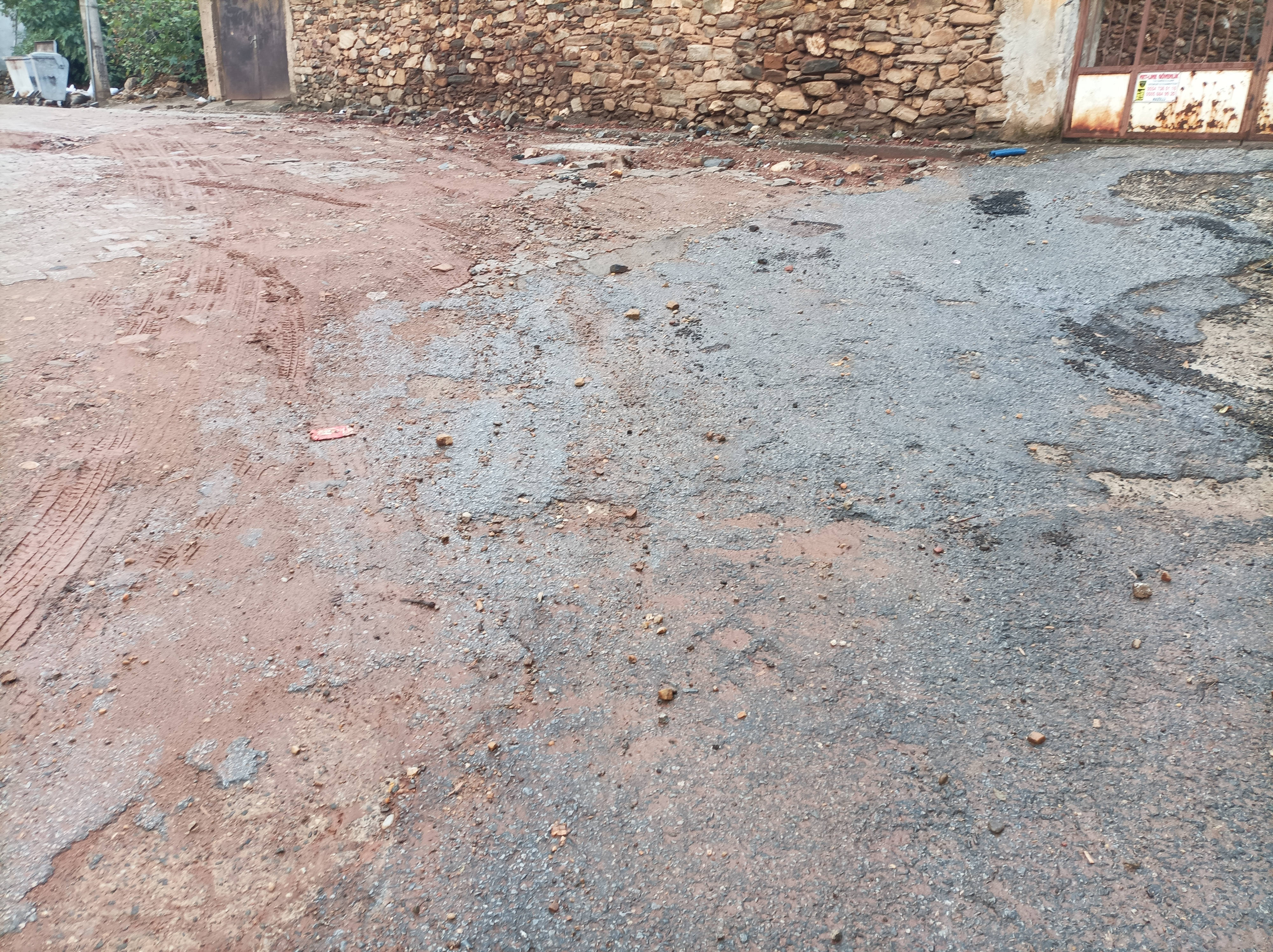 Karacasululardan Yol Talebi Yorgan Gibi Yamali Yollar Istemiyoruz 606686 6C427D4E2D2F4B130E0Ed3Fae3F98349