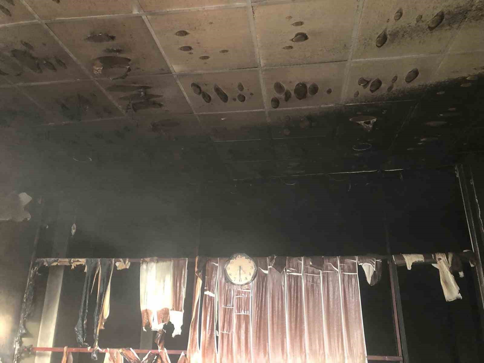 Karpuzluda Is Yeri Yangini 870676B2A1C94395Ba2Ac889A76D8497