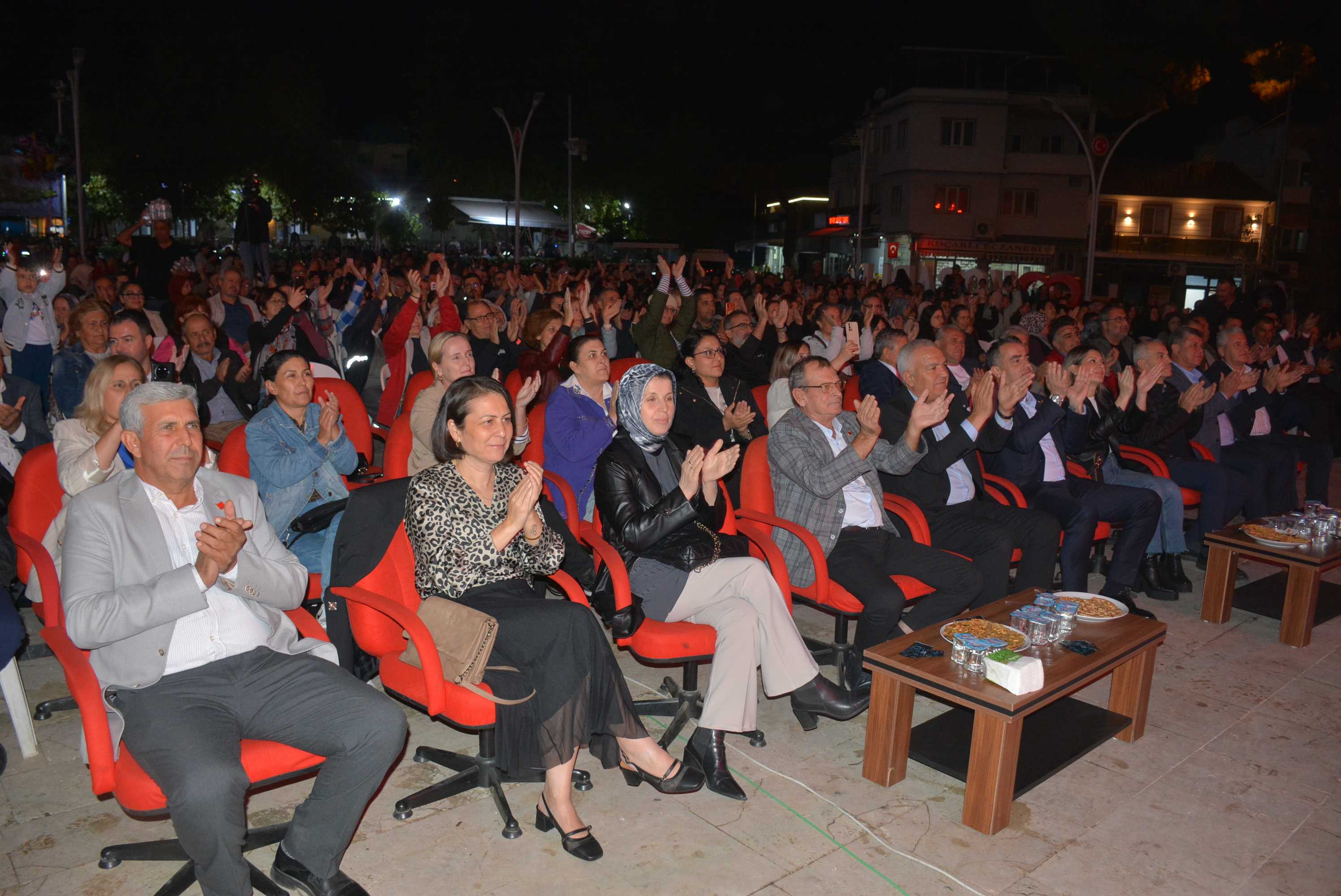 Kocarli Suavi Ile Costu Arici Kunarli Pidenin Baskenti Kocarli 605607 B3C37B8D919382B6Aed5F70A4Ad0Cce0