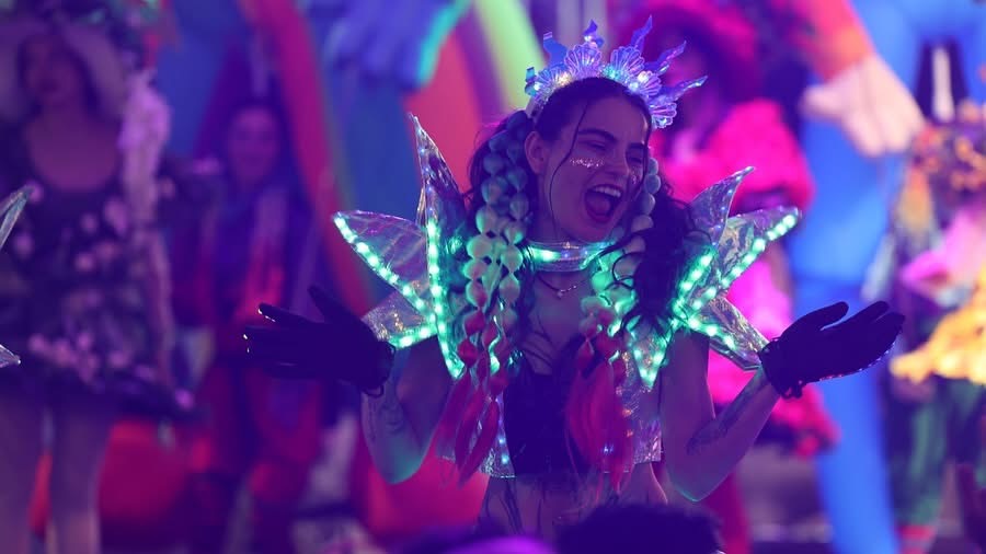 Kocarlida Festival Coskusu Ayse Dincer Sahne Aldi Meydan Doldu 605900 6Cd7D04Ddd477E8Cbae7A69F20603509