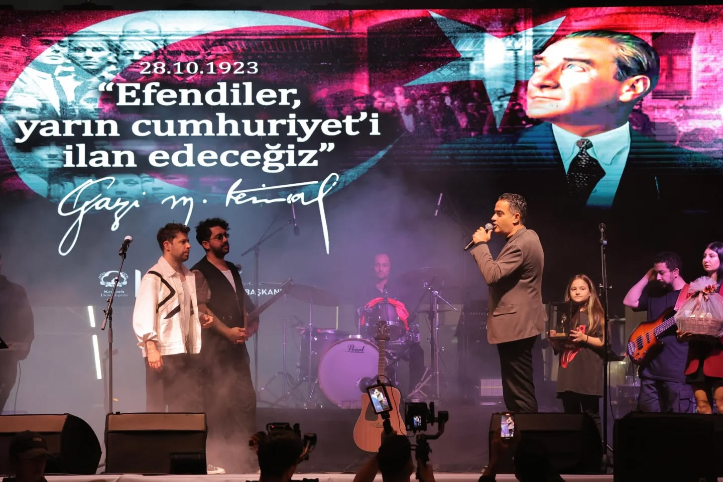 Kocarlilar Cumhuriyeti Ikilemle Kutladi 610244 D1B9A94395C73536E7F694Dfd8F5B278