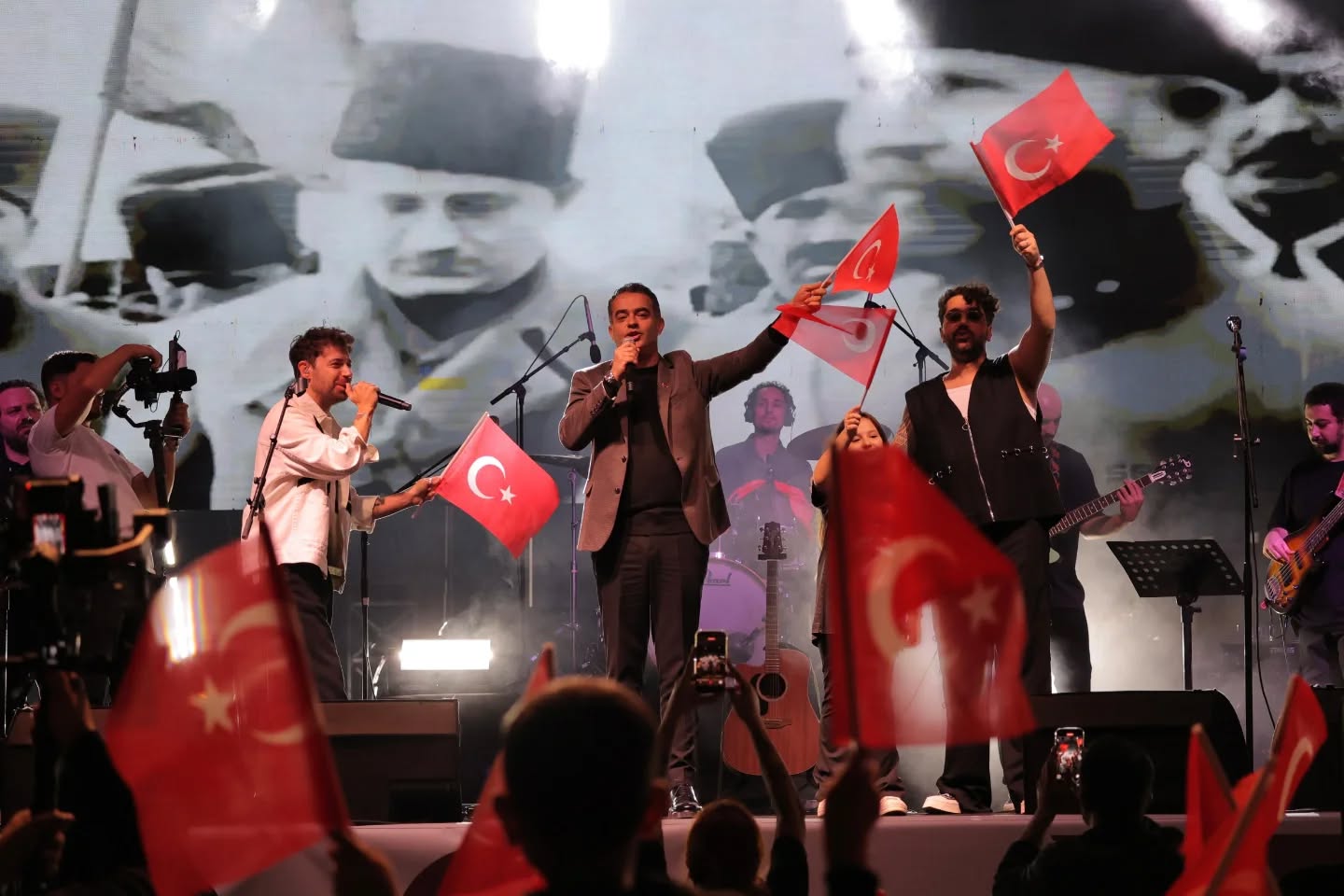 Kocarlilar Cumhuriyeti Ikilemle Kutladi 610244 Da06Bbf037F840C51Eb745F699Ff4786