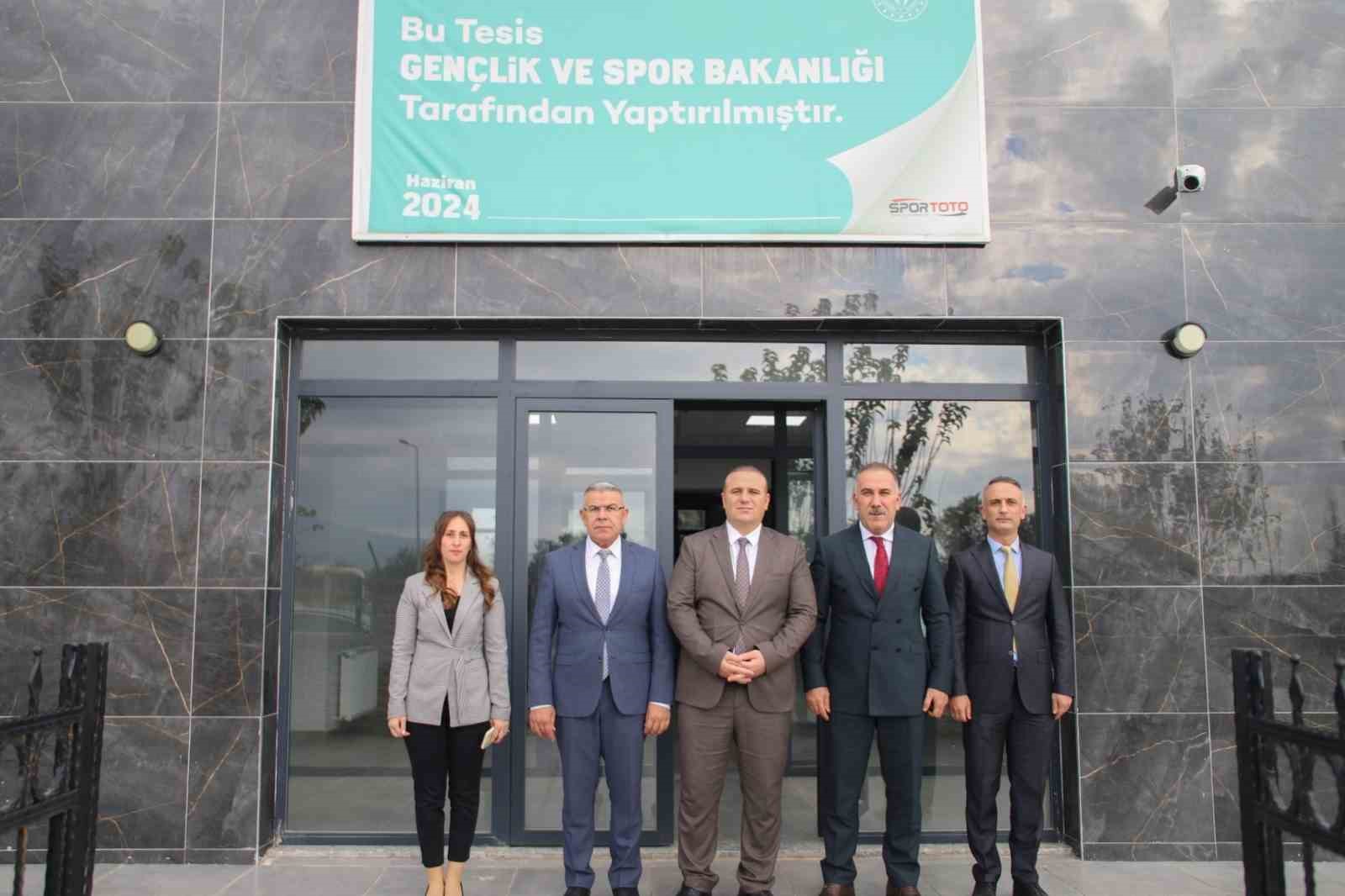 Kosk Yuzme Havuzunu Incelediler 871330E6E5075886Ace0D6D3548Be171