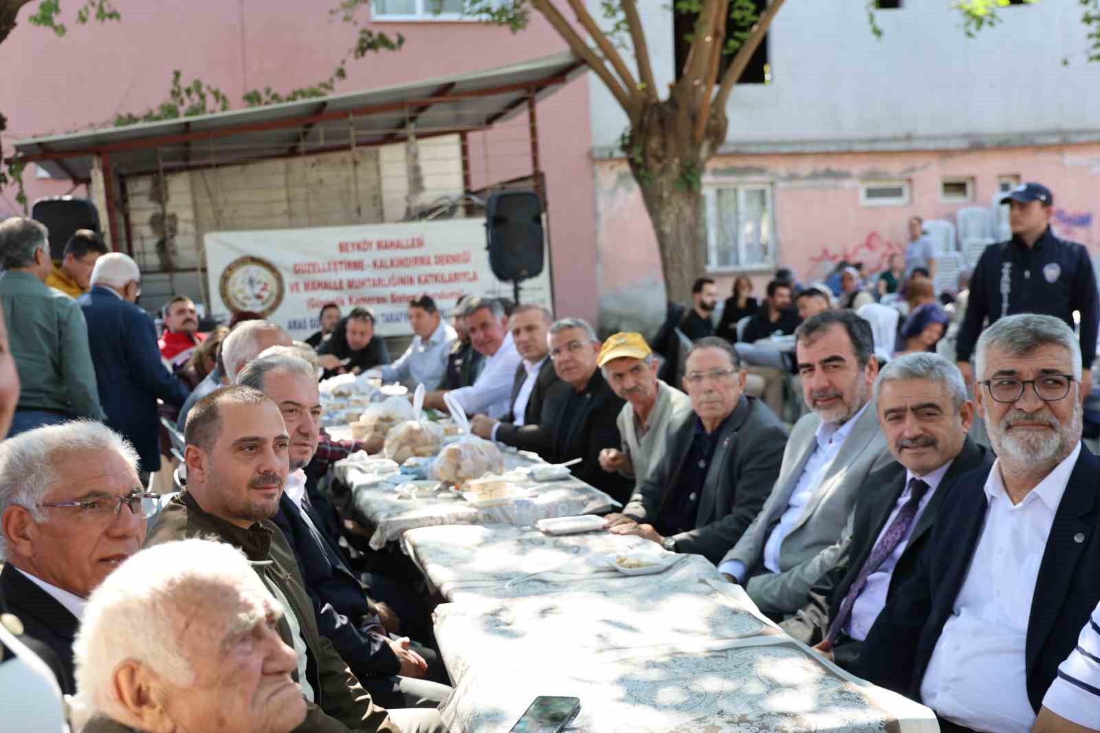 Koyun Gencleri Ve Ihtiyar Heyeti Tum Koyu Ayni Sofrada Topladi D67181B500495472D84F6A5277E9F099