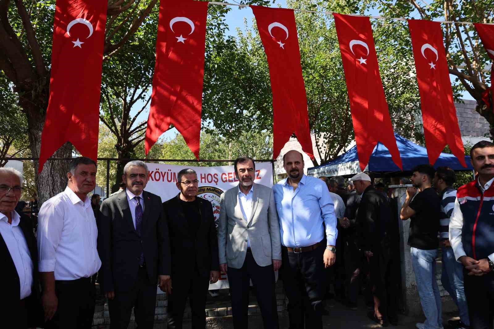 Koyun Gencleri Ve Ihtiyar Heyeti Tum Koyu Ayni Sofrada Topladi F6Cd487Dd0C2Bca298B25B89Abb2Cb04