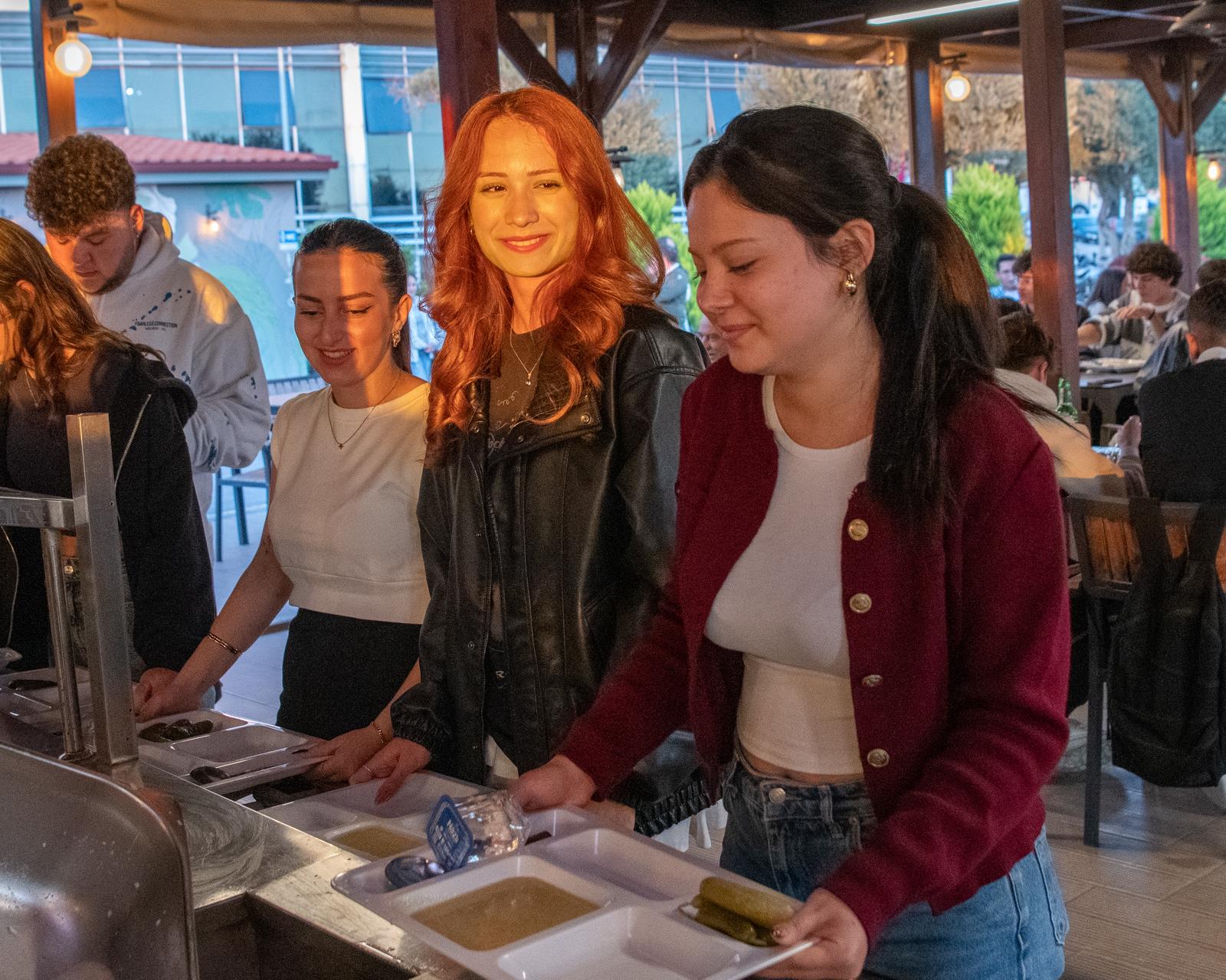 Kusadasi Belediyesi Sofrasini Bu Yil Da Universitelilerle Paylasiyor 606529 C24Dbbee948Caa9Cf5Bdefbcdc07Fd8C