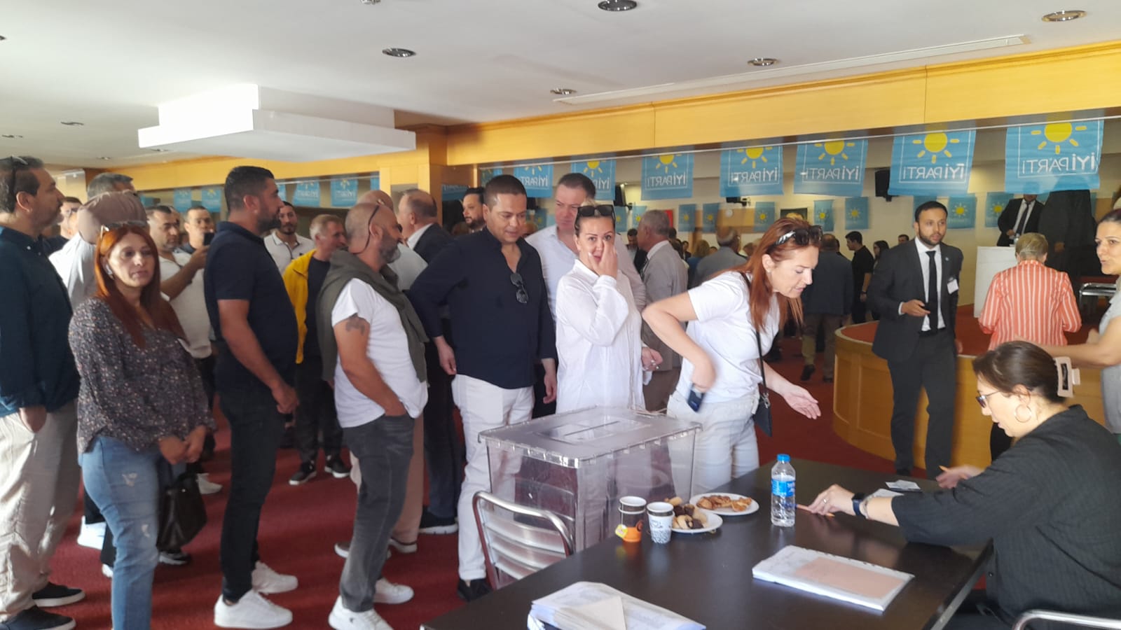 Kusadasi Iyi Partide Behcet Alp Guven Tazeledi 604465 369B6E4F717300E6A435Ee4F83E351Fe