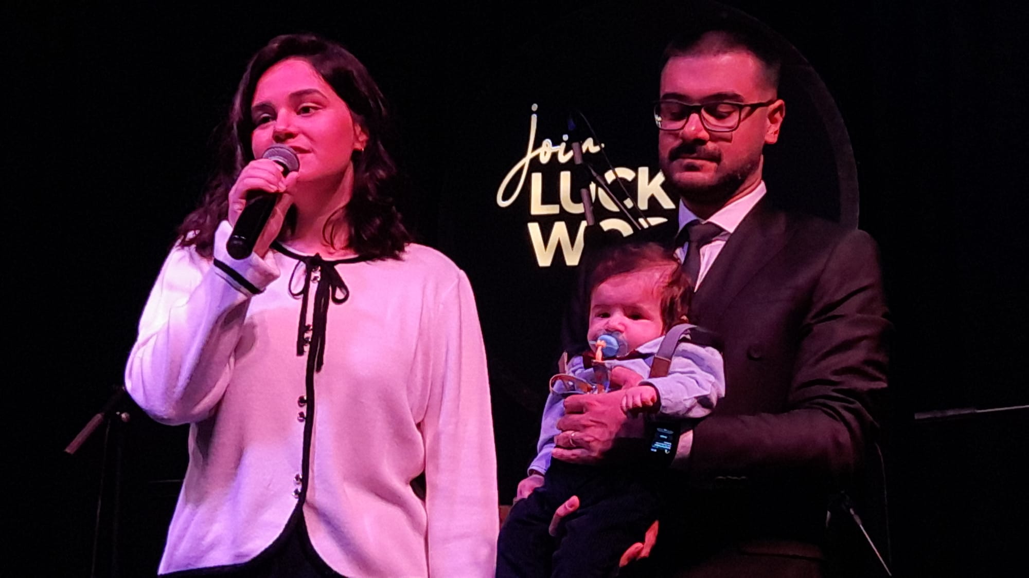 Kusadasi Teoman Bebekin Destek Gecesinde Tek Yurek Oldu 610666 5Ddfe2965Bc279D46E924Dab71C203Ce