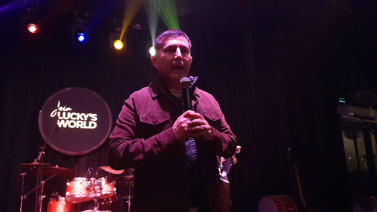 Kusadasi Teoman Bebekin Destek Gecesinde Tek Yurek Oldu 610666 B95Ce847E7424A33F29F495F89De4947