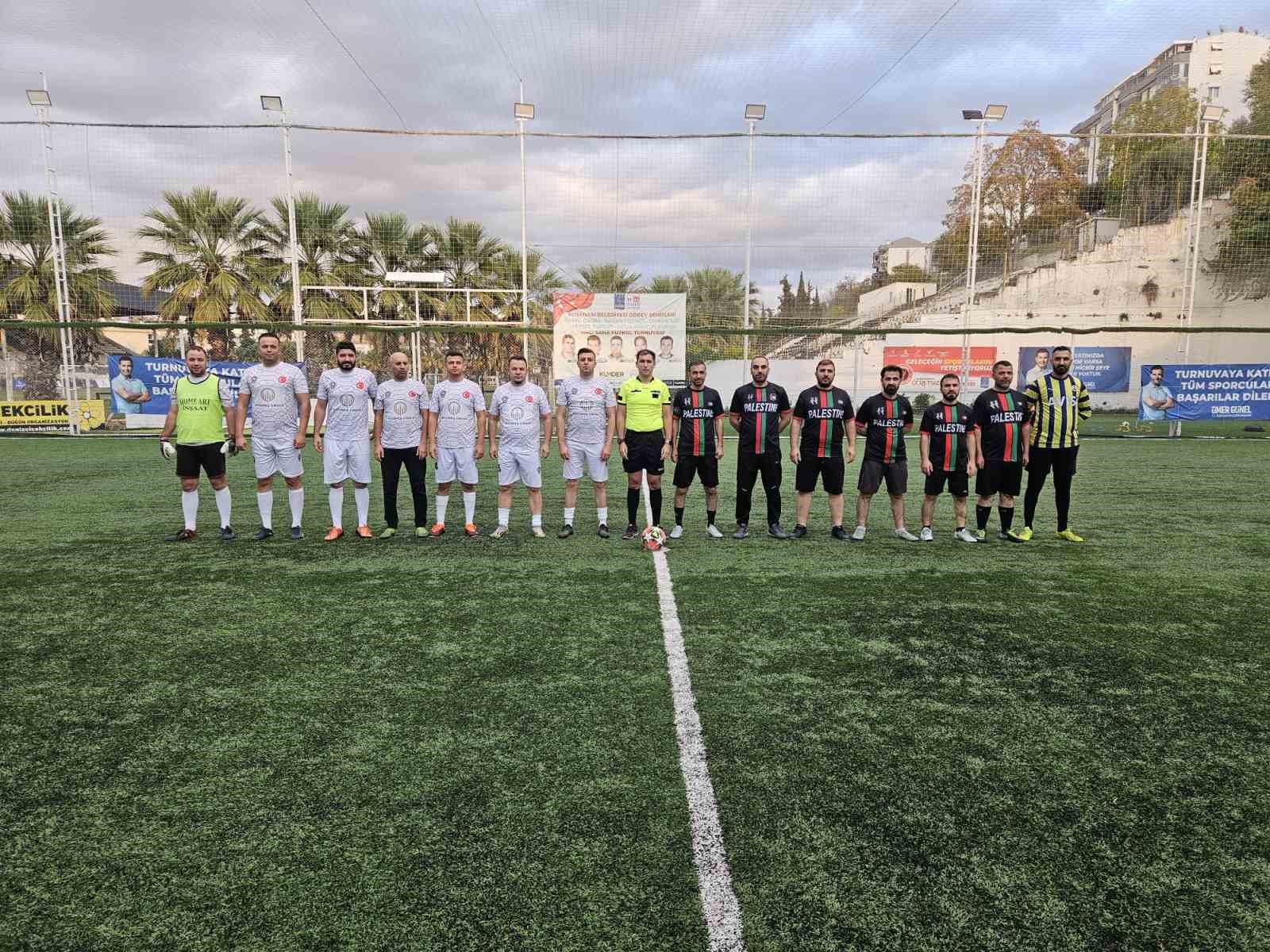 Kusadasinda Gorev Sehitleri Turnuvasinda Ceyrek Final Heyecani Basladi 4Fd33437E95B15Ebc17A79Da21256126