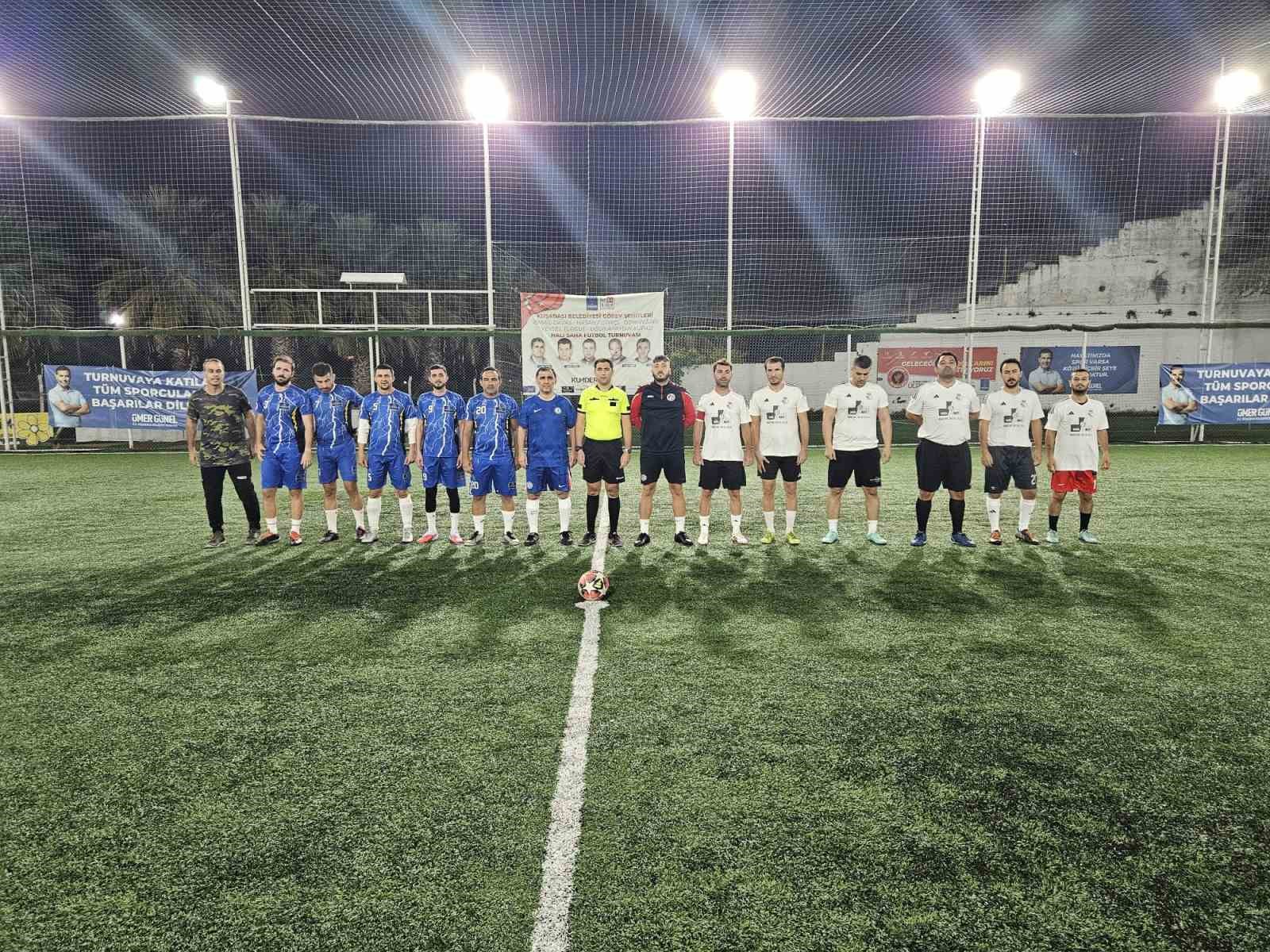 Kusadasinda Gorev Sehitleri Turnuvasinda Ceyrek Final Heyecani Basladi C54A110Ee0D60F92F757Fc82A7386434