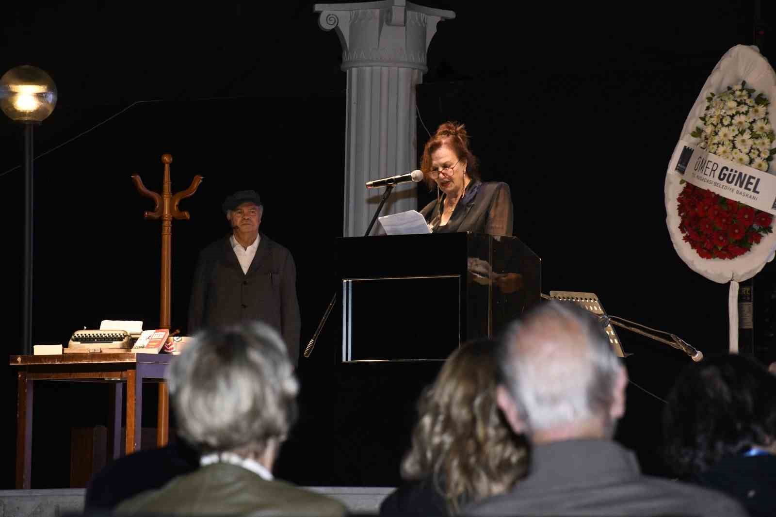 Kusadasinda Nazimin Dizeleri 9 Farkli Dilde Yankilandi 60E4Fcc8Aa0F0168D929D95B34D764D3