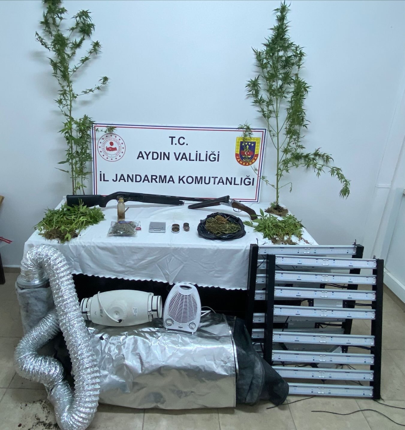 Kusadasinda Yuksek Teknolojili Zehir Serasi 606097 C5D8E0F16C01B65Ce011781459Cfc066