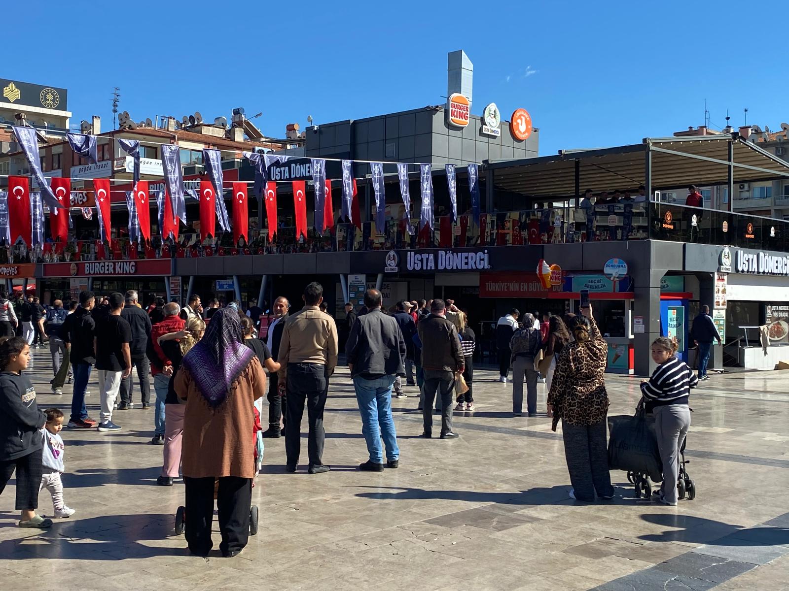 Meydanda Film Gibi Kavga Vatandaslar Seyirci Oldu 606230 23925F70Bcc6351E57Dc72Afe7Ab3Cef