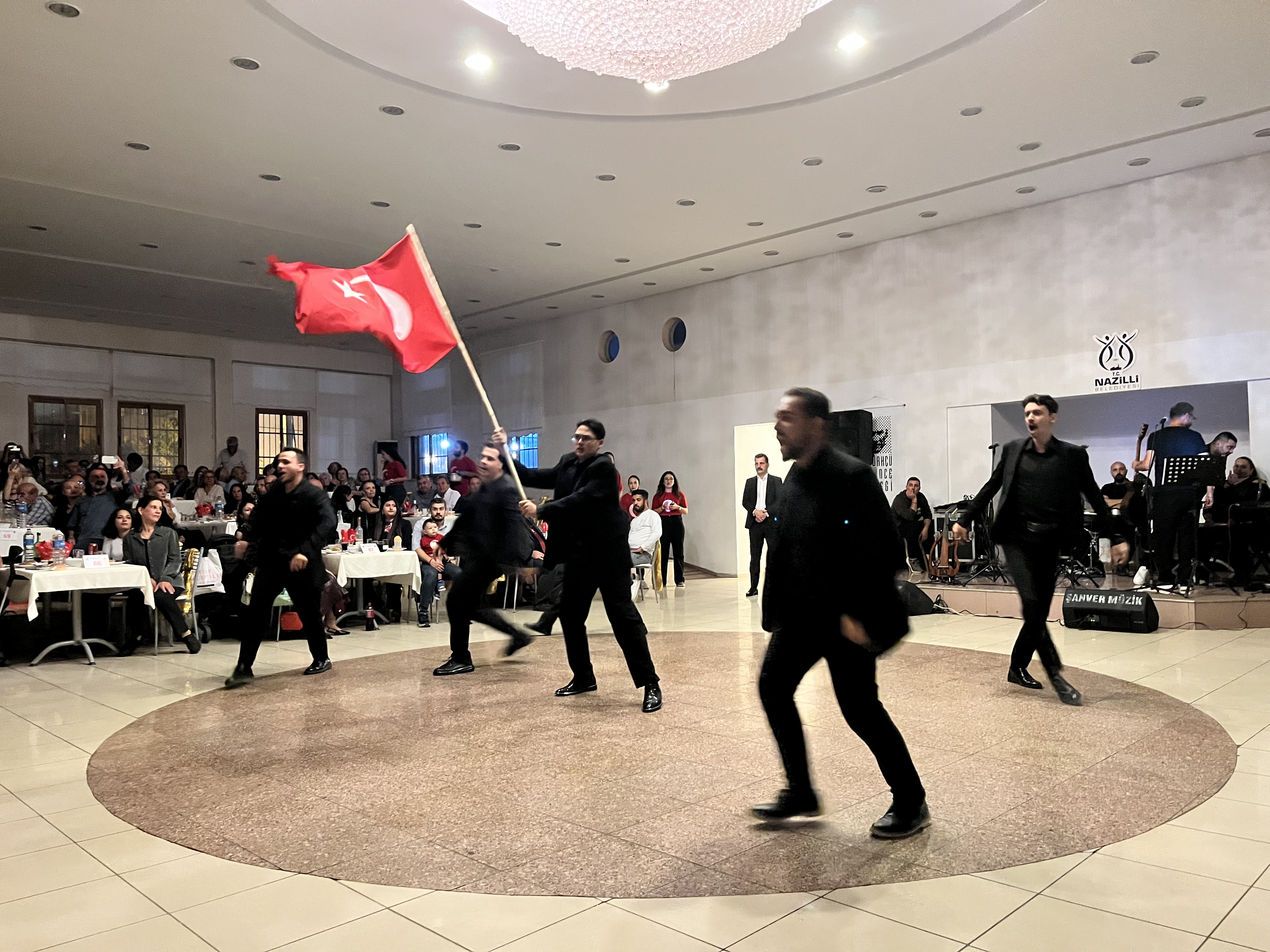 Nazilli Addden Gorkemli Cumhuriyet Balosu 610220 302A4E8Bc64F958677A577425Dd11110