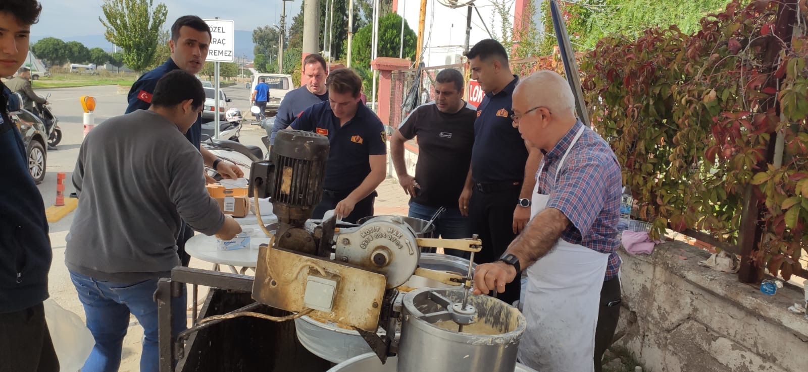 Nazilli Itfaiyecilerinden Geleneksel Lokma Hayri 610851 6A4F8E591Ea602E5F61C1Efa8450F57E