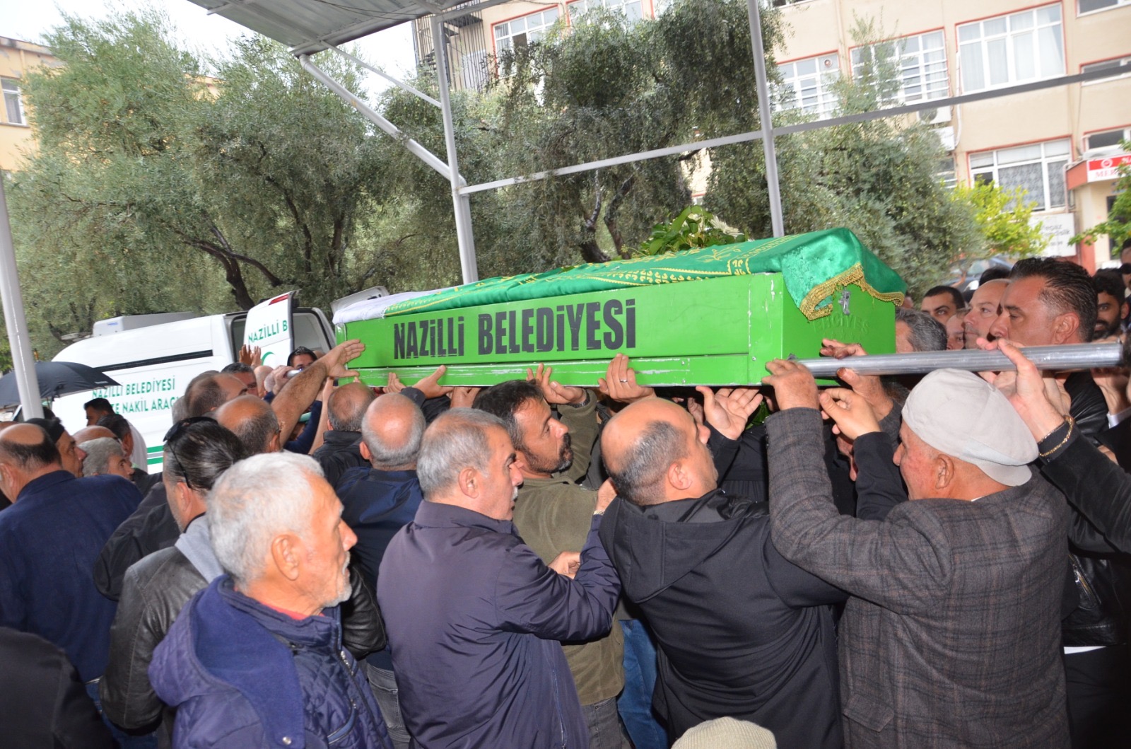 Nazillide Canatan Ailesinin Aci Gunu Haci Alime Canatan Son Yolculuguna Ugurlandi 609064 68Fd805B2D6Deb6Fa02817Da05De9E56