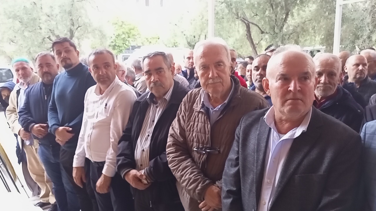 Nazillide Canatan Ailesinin Aci Gunu Haci Alime Canatan Son Yolculuguna Ugurlandi 609064 Ef9635B0507F4D8Bd13B749A026E2617