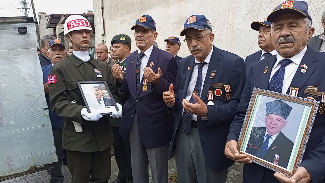 Nazillide Kibris Gazisine Veda Muhsin Tan Dualarla Topraga Verildi 605013 29Ae784183A18562B7B4C3Cf73726339