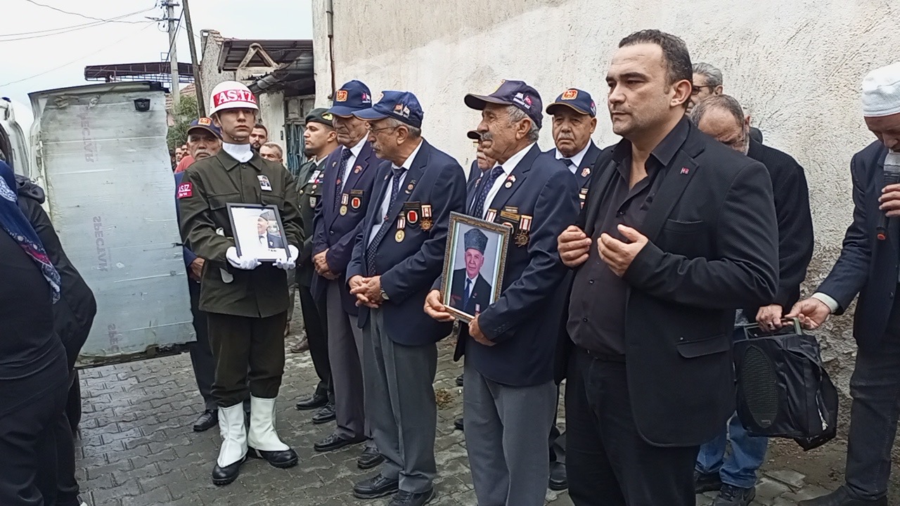 Nazillide Kibris Gazisine Veda Muhsin Tan Dualarla Topraga Verildi 605013 B01626Dbb0Fe2C56A8Abbbf56F06E7E9