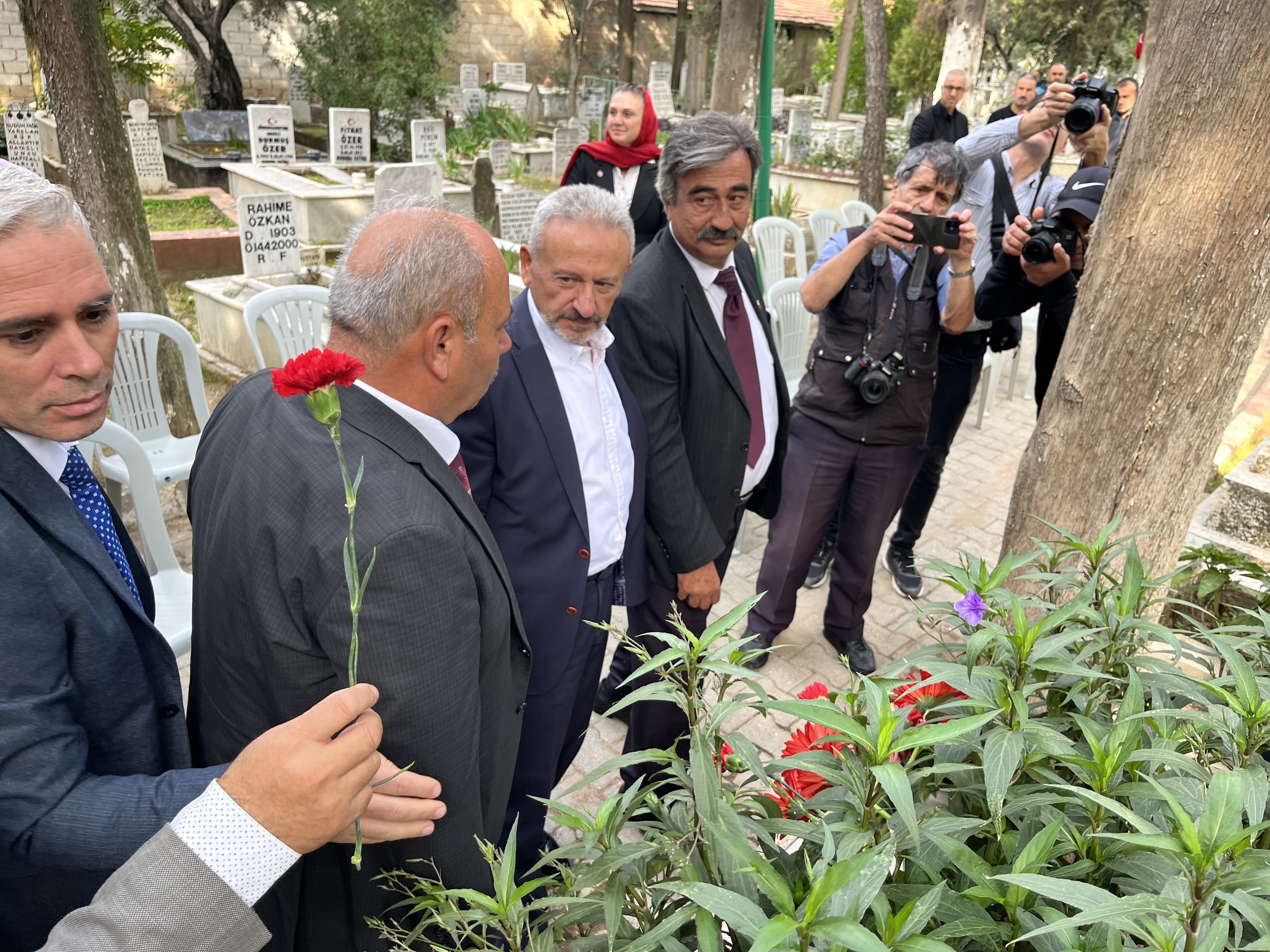 Nazillide Muhtarlar Gunlerini Kutladi Ilk Kadin Muhtar Gul Esin Mezari Basinda Anildi 607852 8F243D74Bea9E0695526E31Ec8F3Ccfe