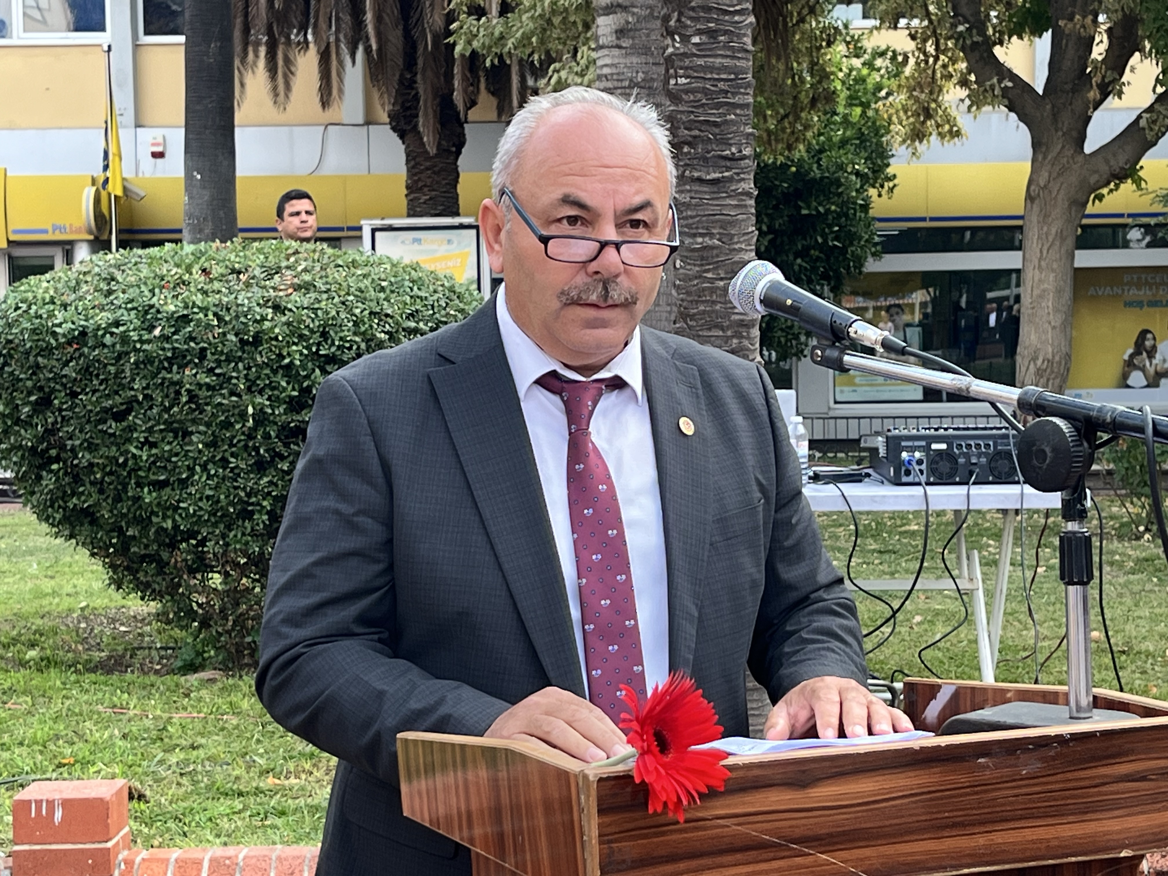 Nazillide Muhtarlar Gunlerini Kutladi Ilk Kadin Muhtar Gul Esin Mezari Basinda Anildi 607852 957298093Cc5E16F677E5A4Ec16Eaa3C