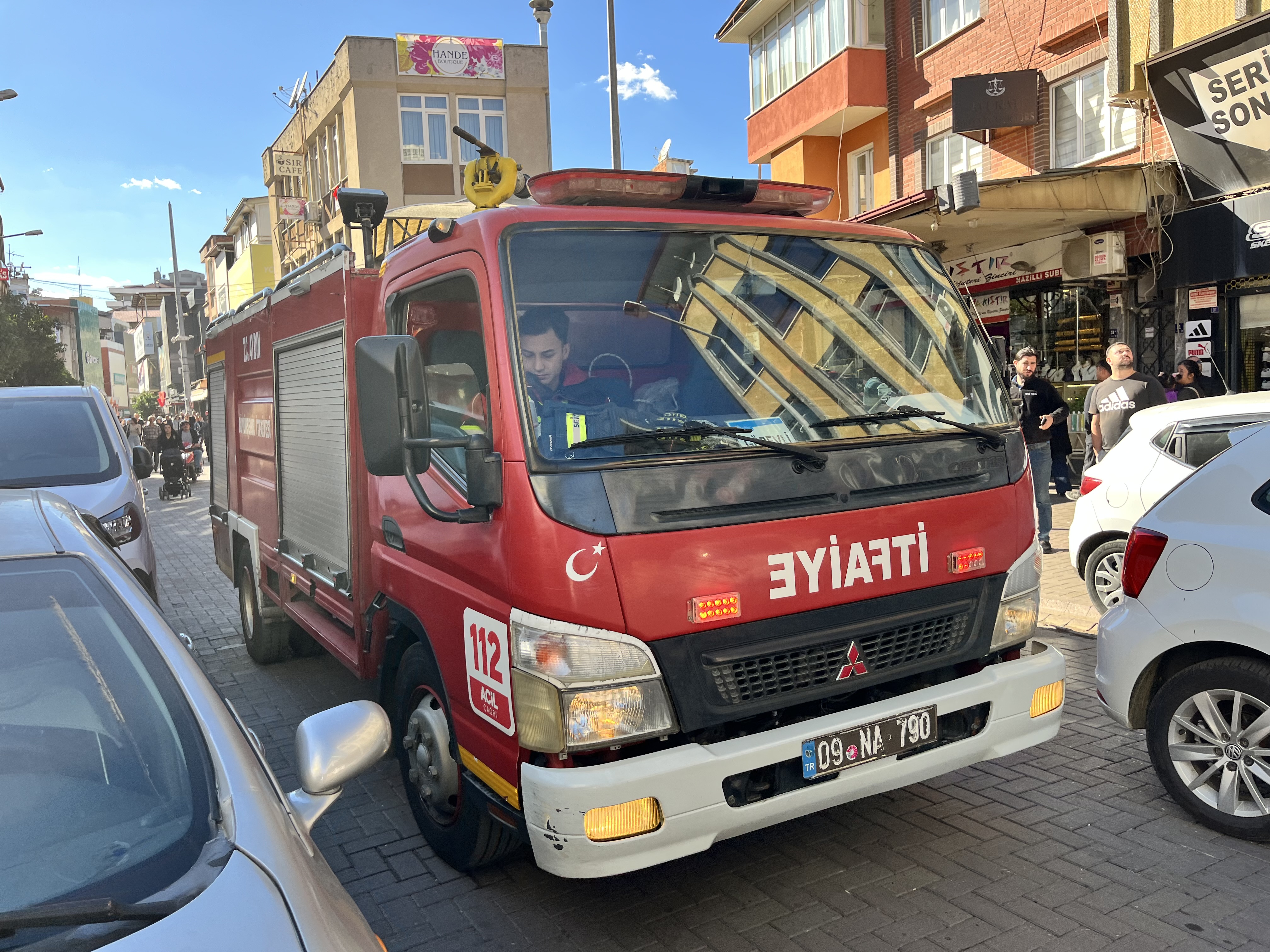 Nazillide Otel Catisinda Korkutan Yangin Baca Temizligi Faciaya Donusmeden Onlendi 606229 73B0Ae08Ea2094F124A7Df61Ad5A626A