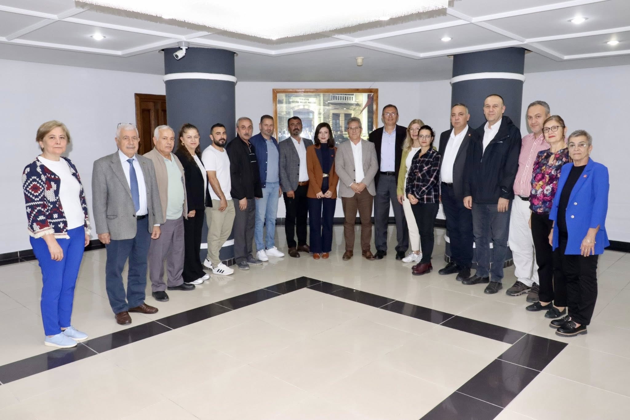 Nazillinin Gundemi Masaya Yatirildi Chp Ilce Yonetiminden Baskan Tetike Ziyaret 607682 Ffa5D57E5659E7D104724Fe8C5E9E9Cc