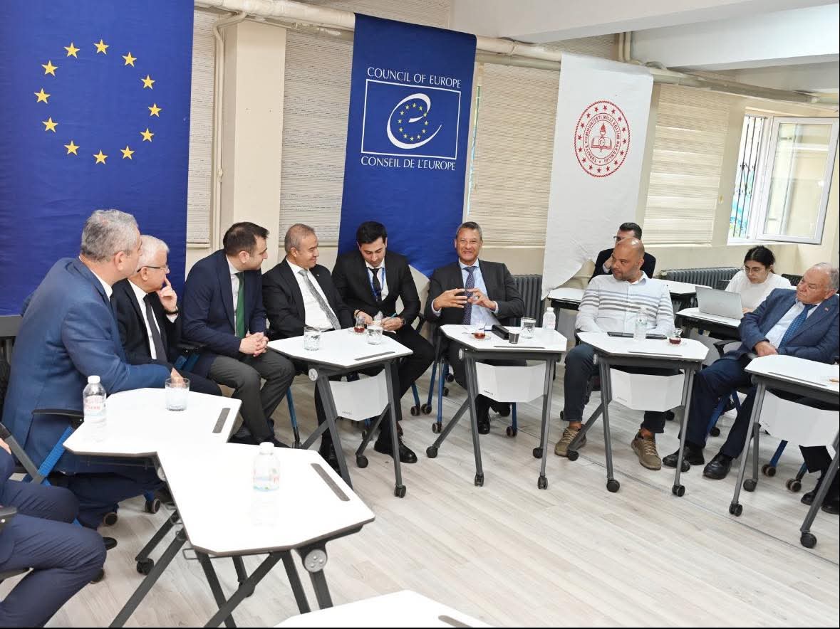 Nermin Metin Akar Ortaokulu Dijital Vatandaslik Egitim Projesinde Bulustu 608640 6963D786460Ba06F31C0468Dad9B97E6