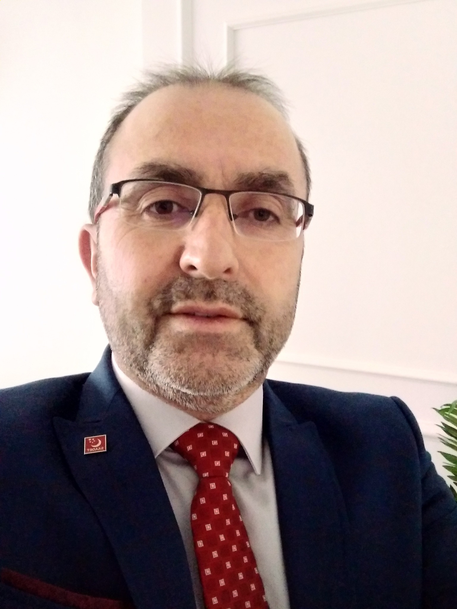 Saadetli Vahap Kirca Korkuttu Hastaneye Kaldirildi 606184 B5Ed117061749F9Fd654Ae5A2Ba0Fe44