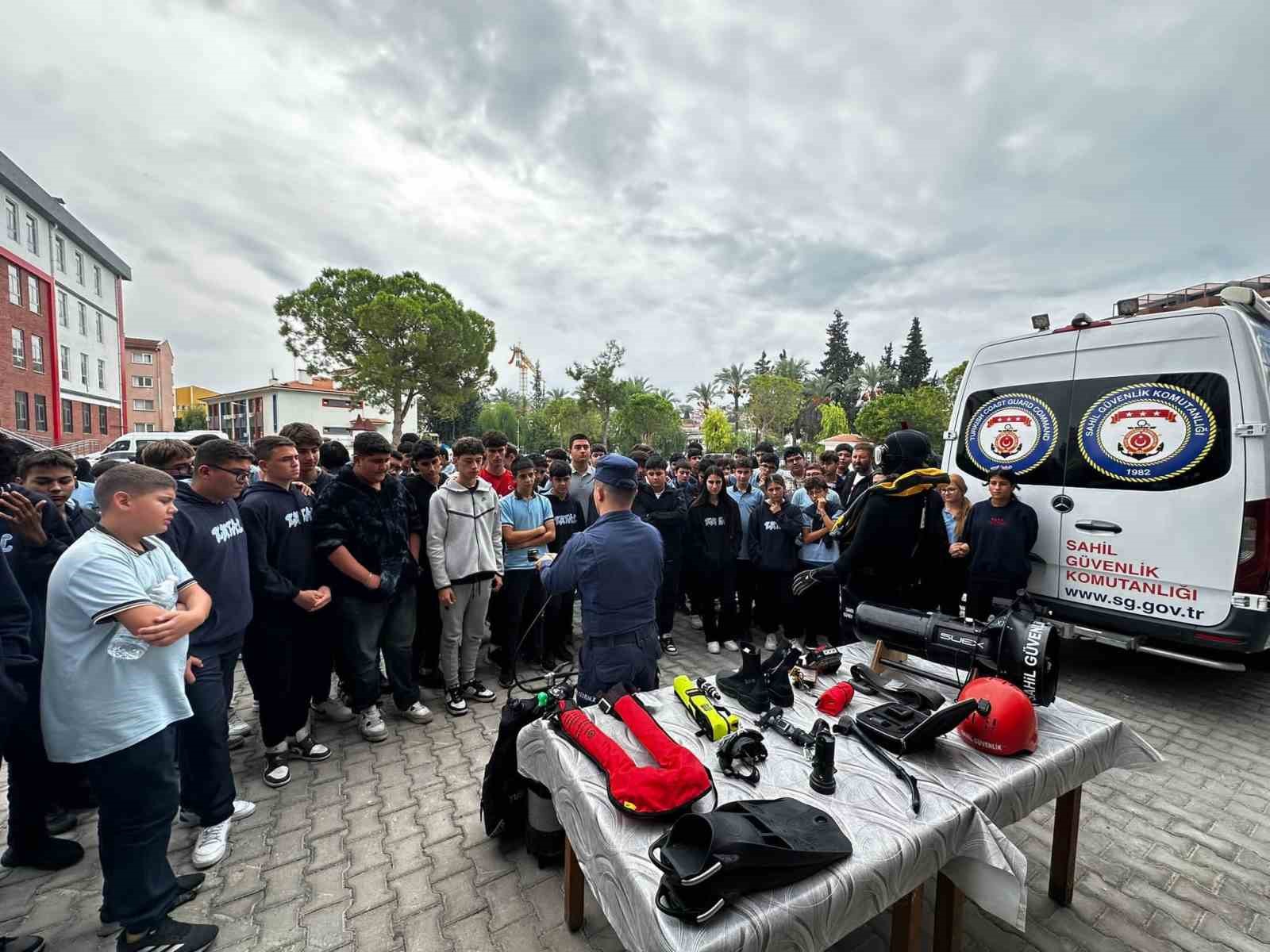 Sahil Guvenlik Ogrencileri Bilgilendirdi 35D0130Cc6E3A185Fcf2Eb2Ca51172Bd