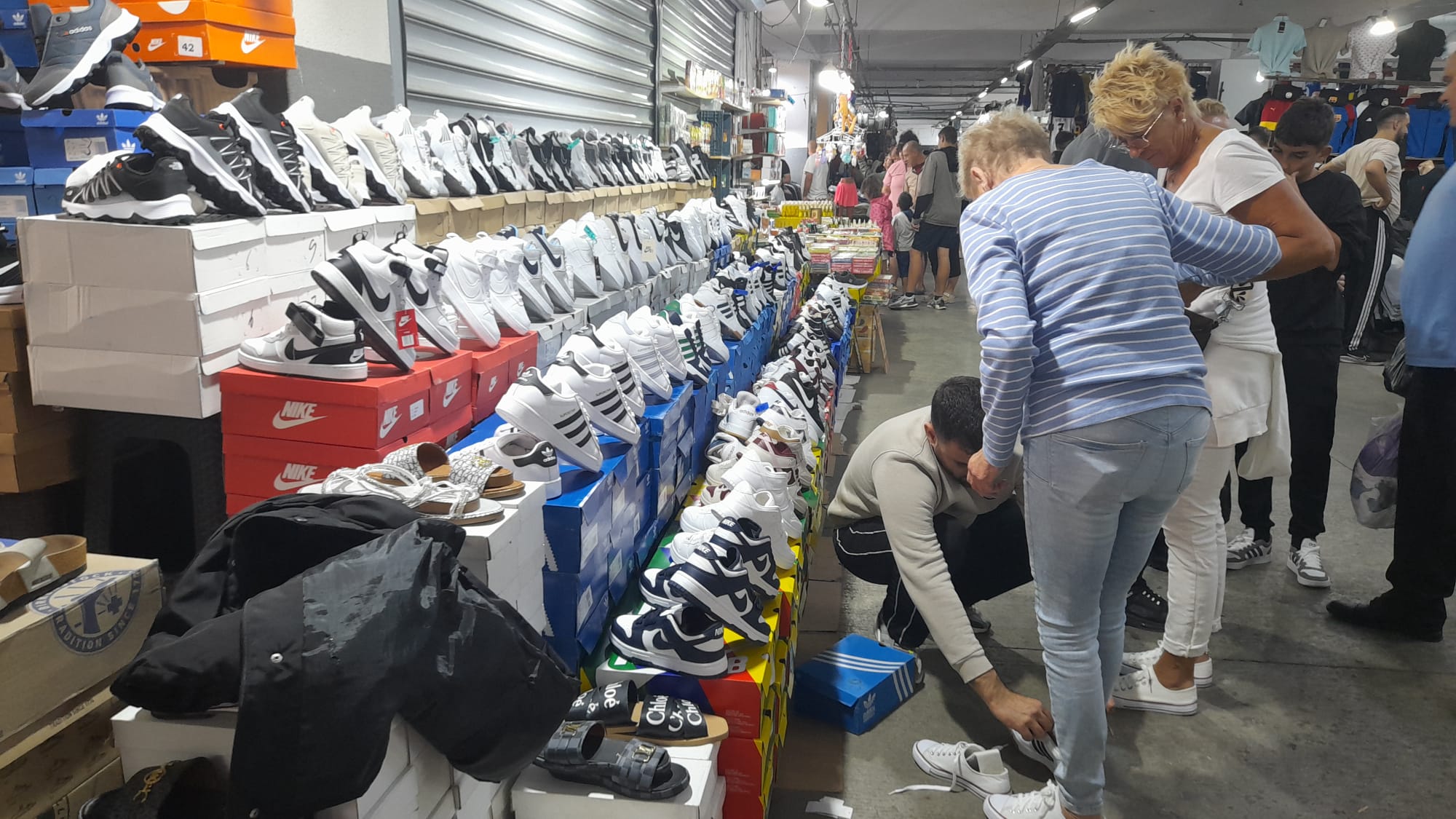 Semt Pazarinda Kislik Giysilere Ragbet Artti 605199 57C84Cb689Ad3Ef065E522Fb36B75Ade