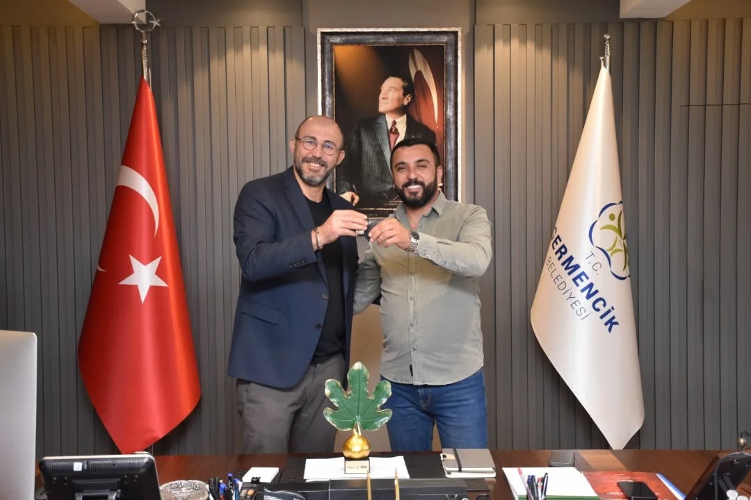 Traktor Kazandi Anahtarini Teslim Aldi 610071 04Beddc5A2D351Daf60405658C46Baa9