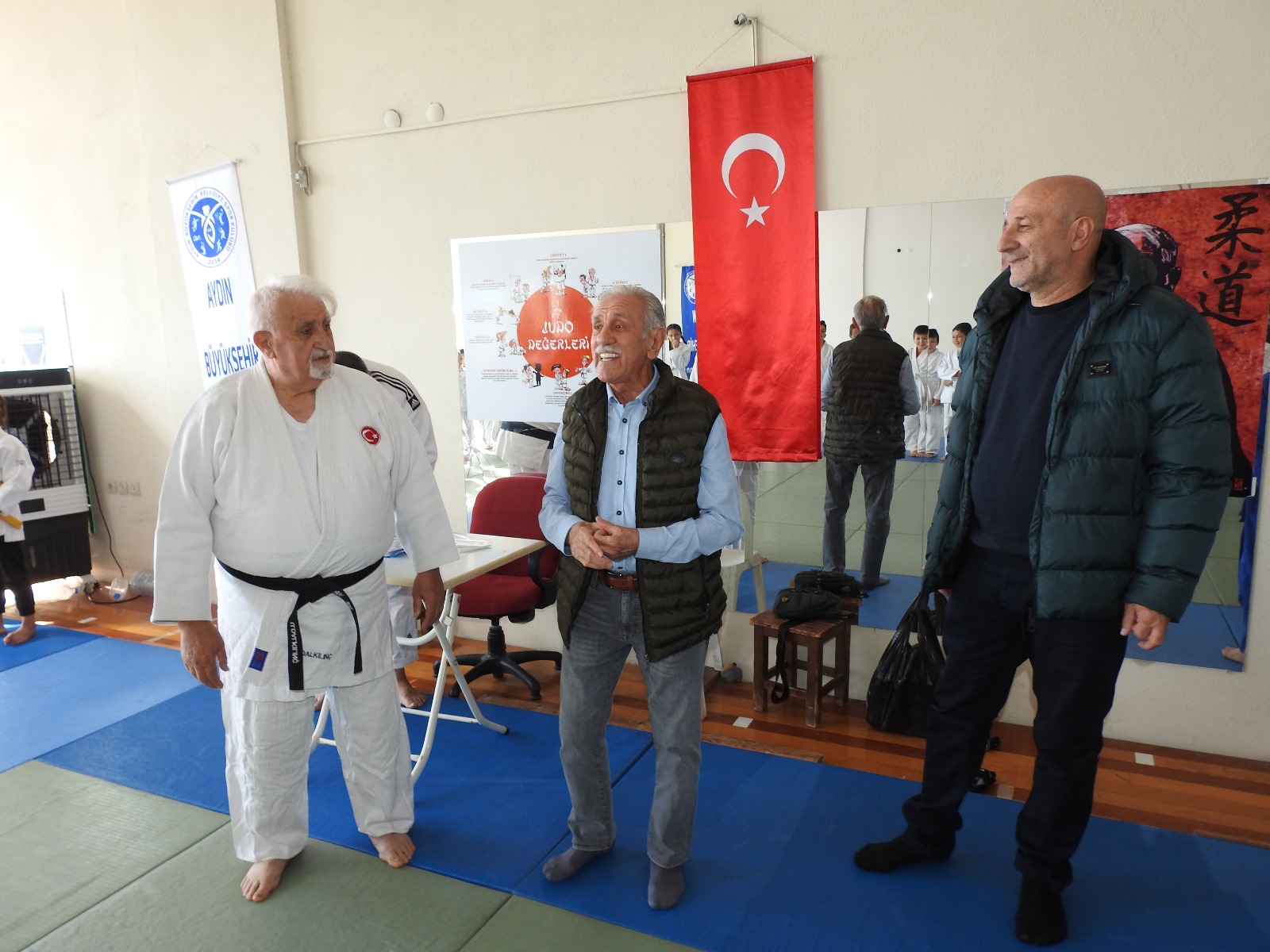 Unlu Isimlerden Sporculara Ziyaret 609788 47A6E9E99E1Ed9602384658E35077Be8