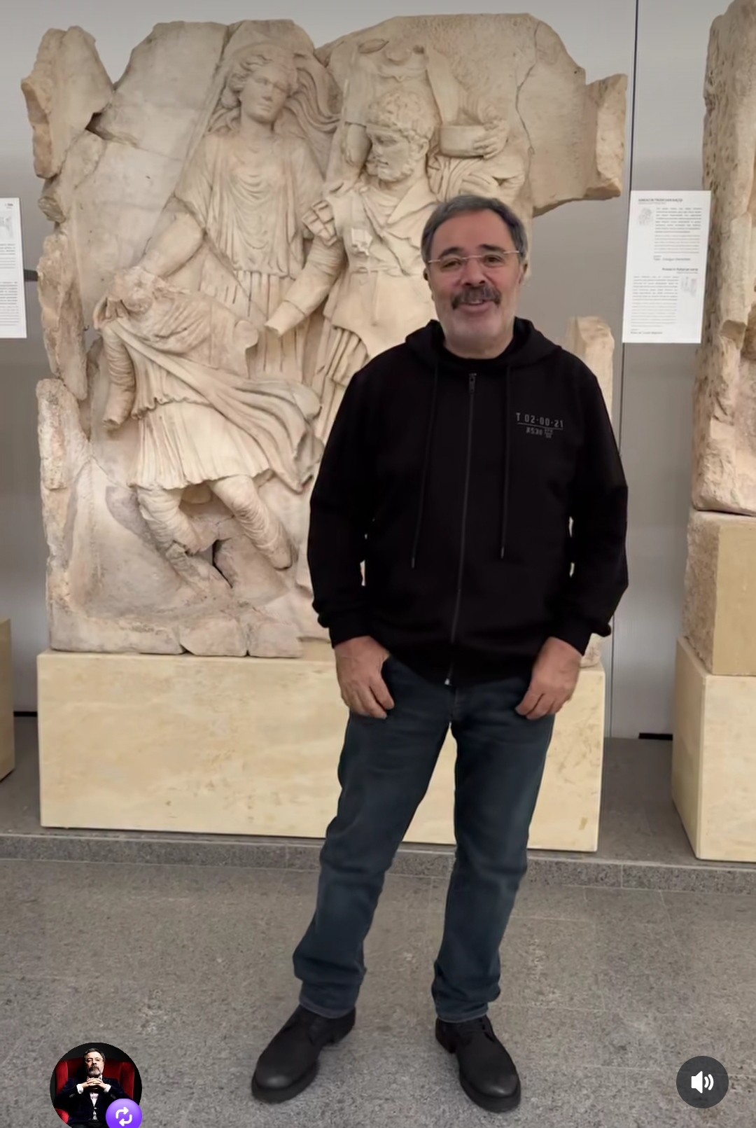 Unlu Polisiye Yazar Ahmet Umit Afrodisiasi Tanitti 606115 Fd78E1Cfc5F48E2Ebe69E5Ea96C7241A