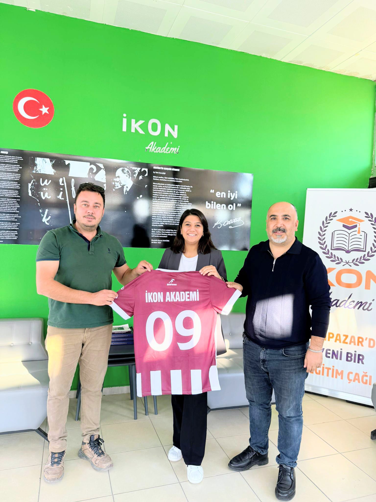 Yenipazar Genclerbirliginden Formali Tesekkur 607544 0A9D55C6F78342Dda7A5048055726980