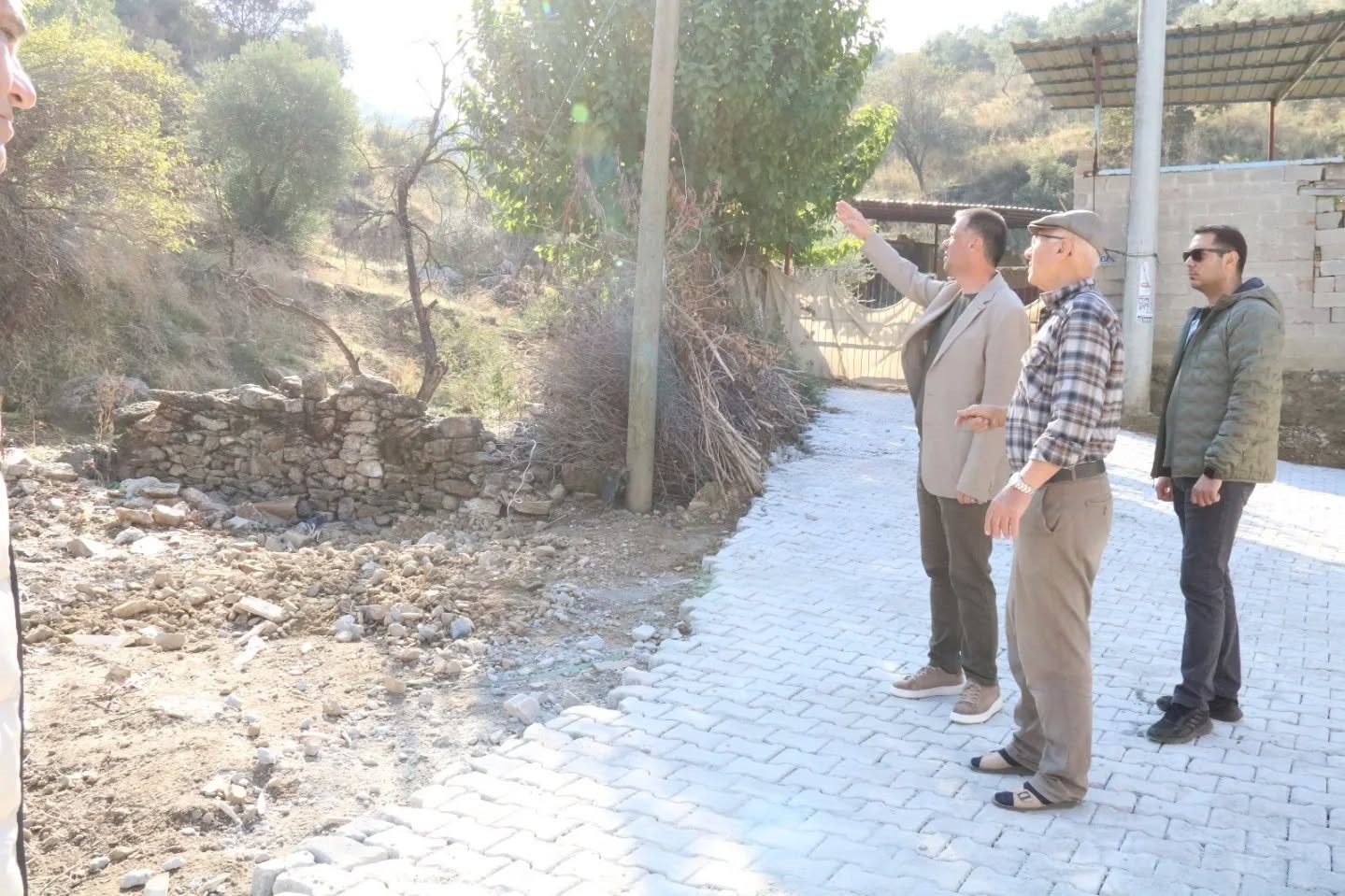 Yenipazarda Belediye Ekiplerinden Hummali Calisma 354F01A5443B8B660Bffae2D7E067C94