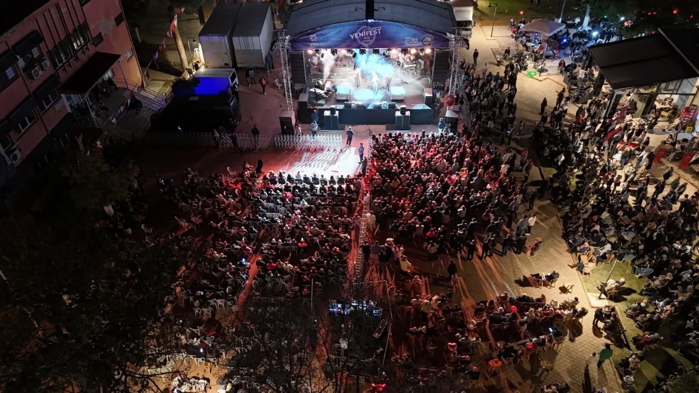 Yenipazarlilar Unlu Sanatciyla Costu F99Cb6890D7Fbd5860B66925Ab20B9B7