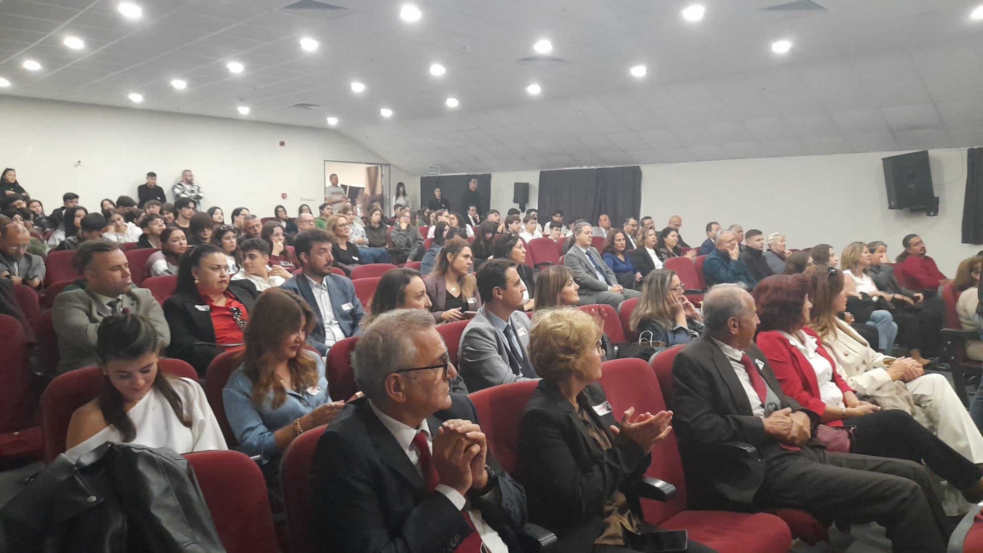 24 Kasim Ogretmenler Gunu Kusadasinda Kutlandi 616317 A48Abb2D355Ef710175875Fa10A5C770