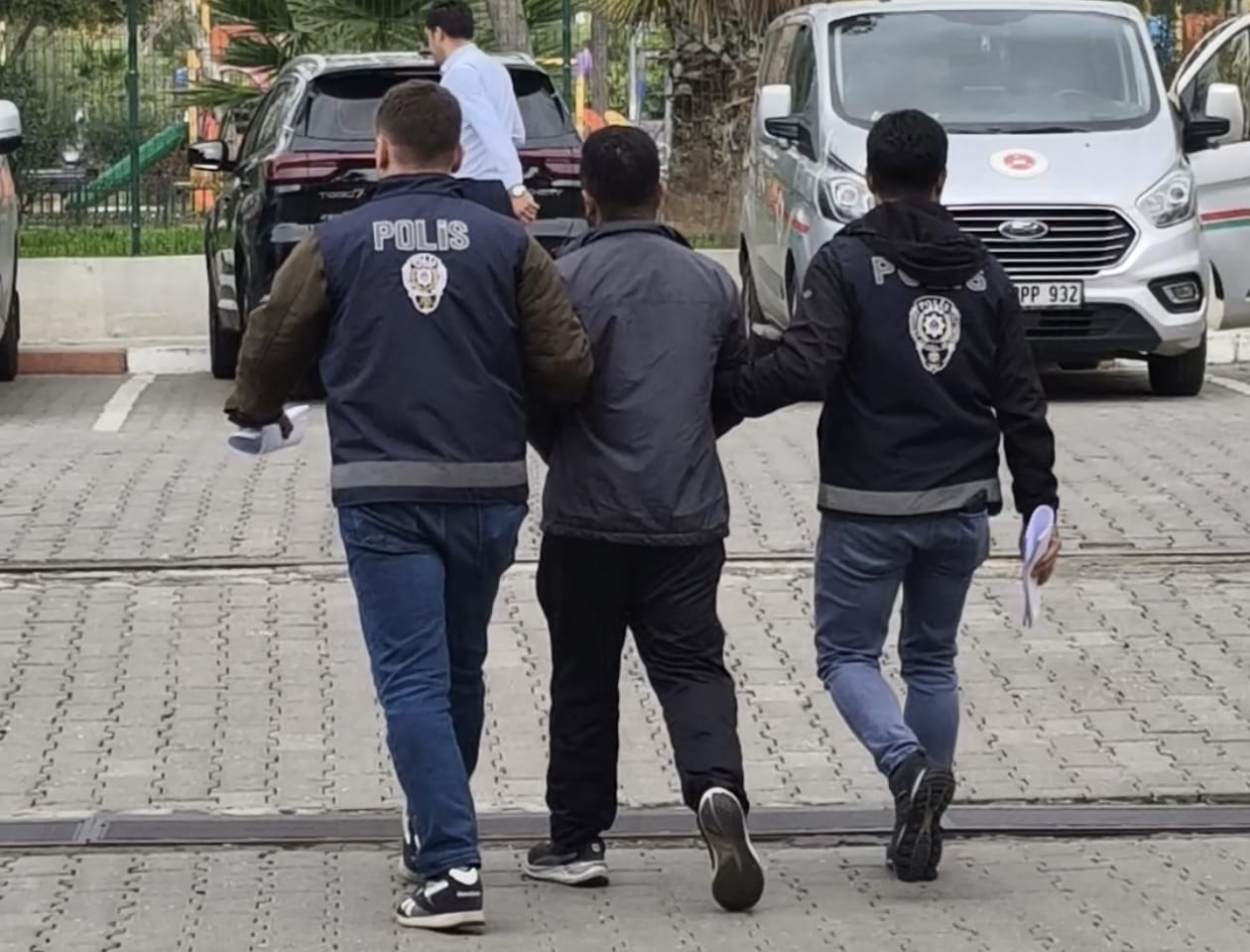 9 Yil Hapis Cezasi Bulunuyordu Sultanhisar Polisinden Kacamadi 617175 F25Ed17Fb9Dc6326C8A44633Bf069289