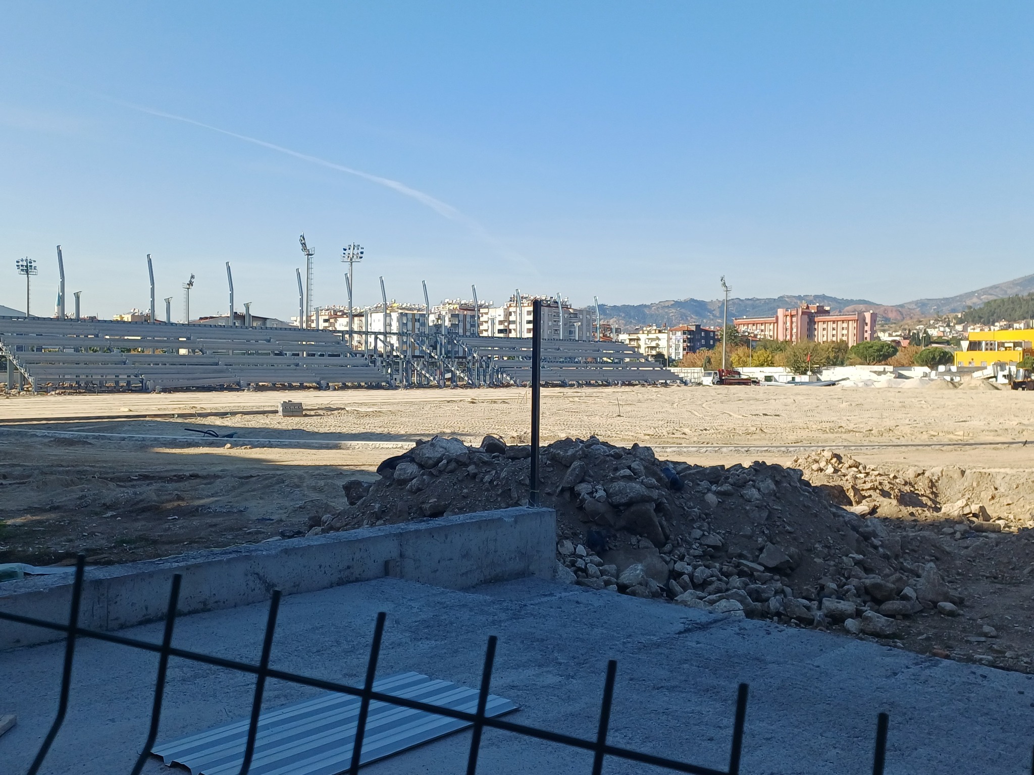 Adnan Menderes Stadinda Rotar 615054 3Cf1E85061696552E4C4Deafd9Dafe0C