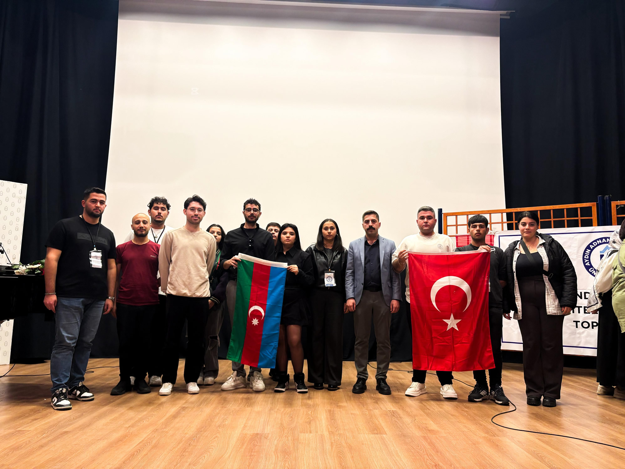 Adude Azerbeycanli Ogrencilerden Sanli Zafer Etkinligi 613839 A4Ced14574909C8B501436Edcf9Db863