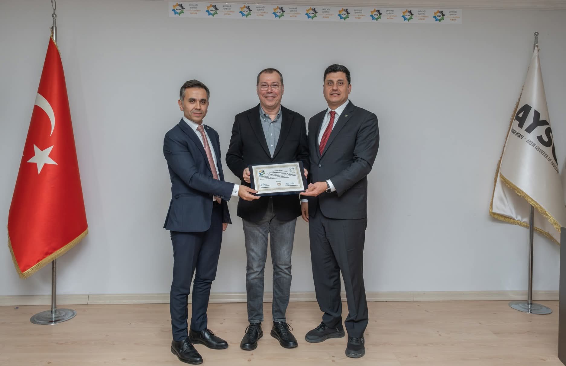 Aydin Sanayicisi Toplandi 617172 2Bfa532Cbf3Fc52819Ff612Cd60664B2