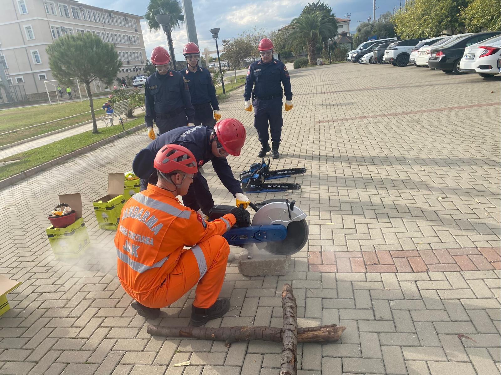 Aydinda 105 Jandarma Personeline Afet Egitimi Verildi 37E64Bb2A2F47829C7103320F7Fb8442