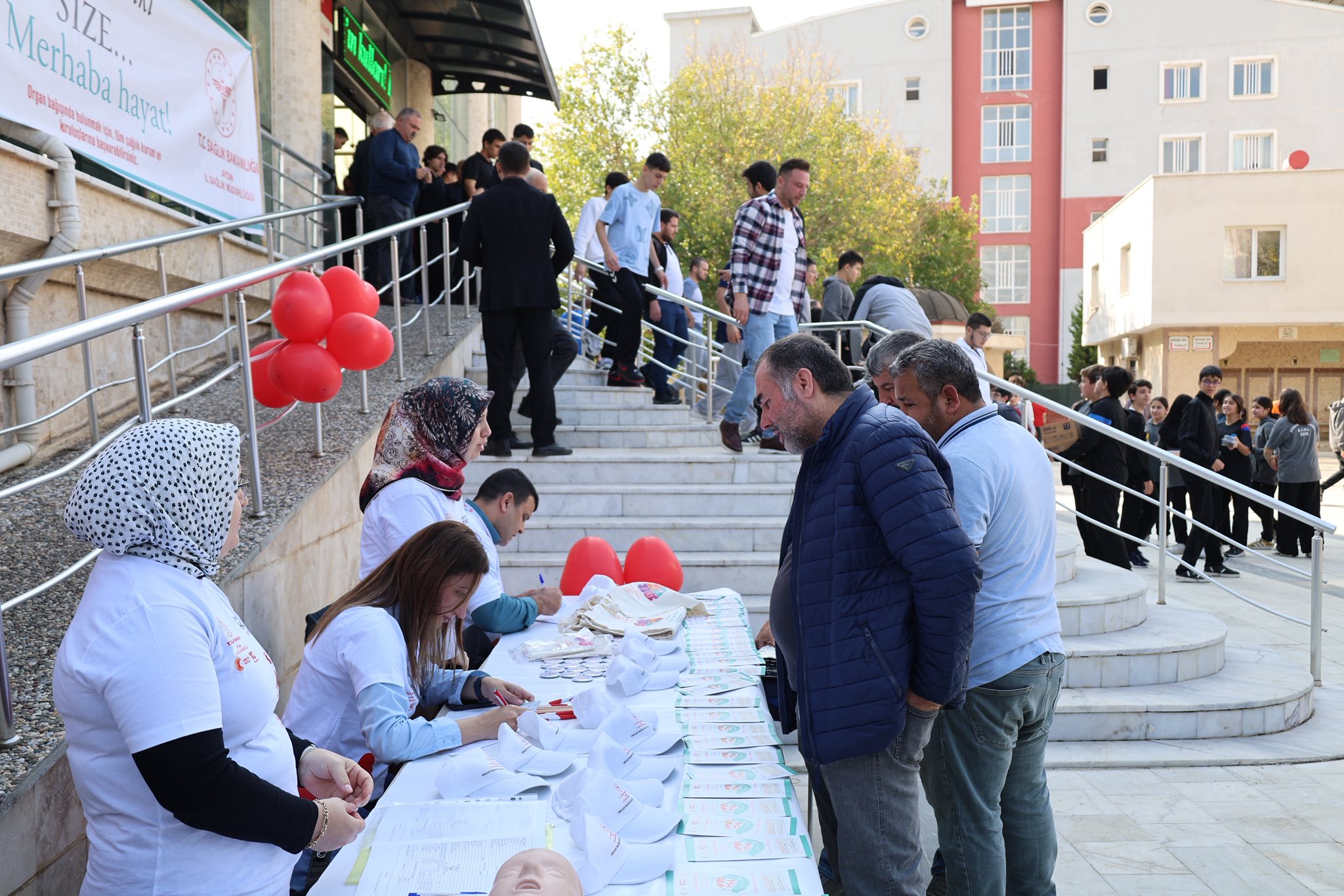 Aydinda Cami Avlusunda Hayat Kurtaran Cagri 612544 108Fddd179B24Da3069D742Ebe64Dbf5