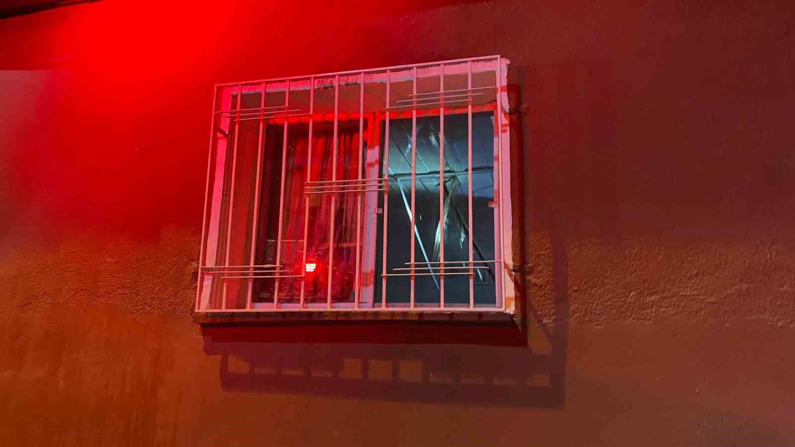 Aydinda Cikan Yanginda Yasli Kadin Evsiz Kaldi 70D95E7Fad88A85D17608D0B489F0035