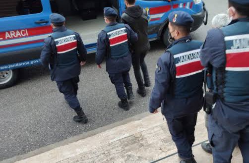 Aydinda Jandarmadan Safak Operasyonu 28 Gozalti 616514 0Ec0616A5E72Fd2A52F6851Ff5553A0D
