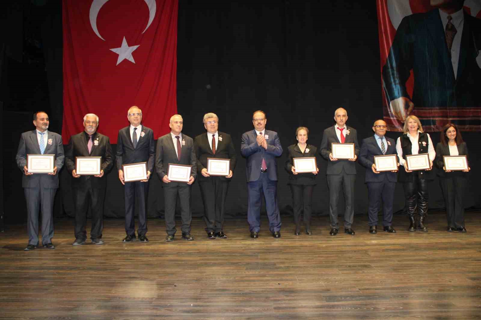 Aydinda Ogretmenler Gunu Coskusu 8 Ogretmen Meslege Adim Atti 616338 Fed3D8127Daed03927E02068Dfee21Ec